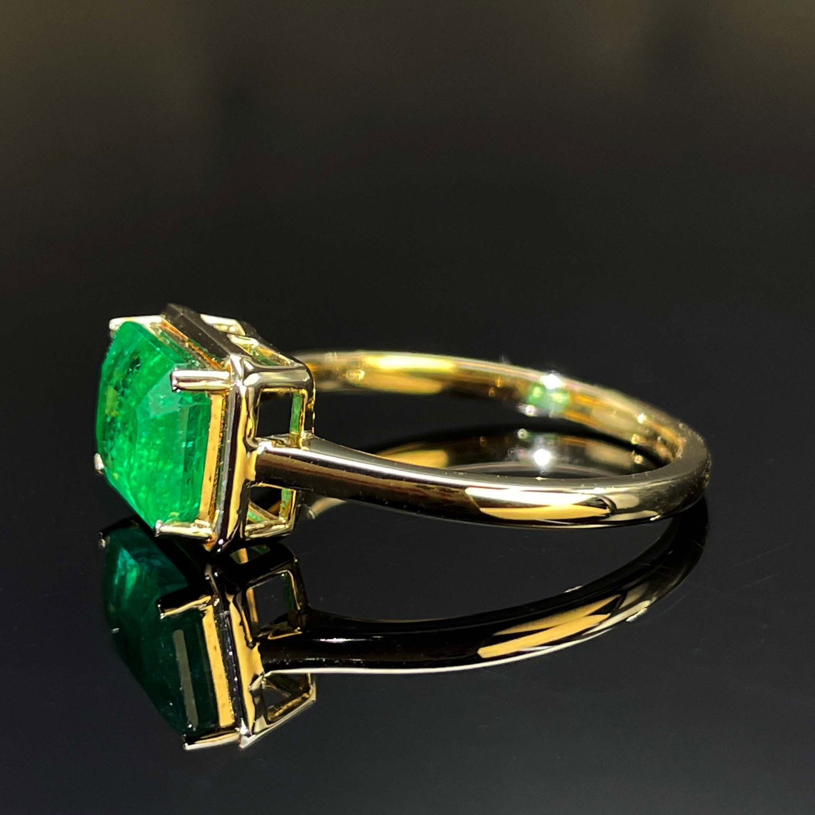 14k Gold 1.73 Ct Natural Emerald Ring - 2