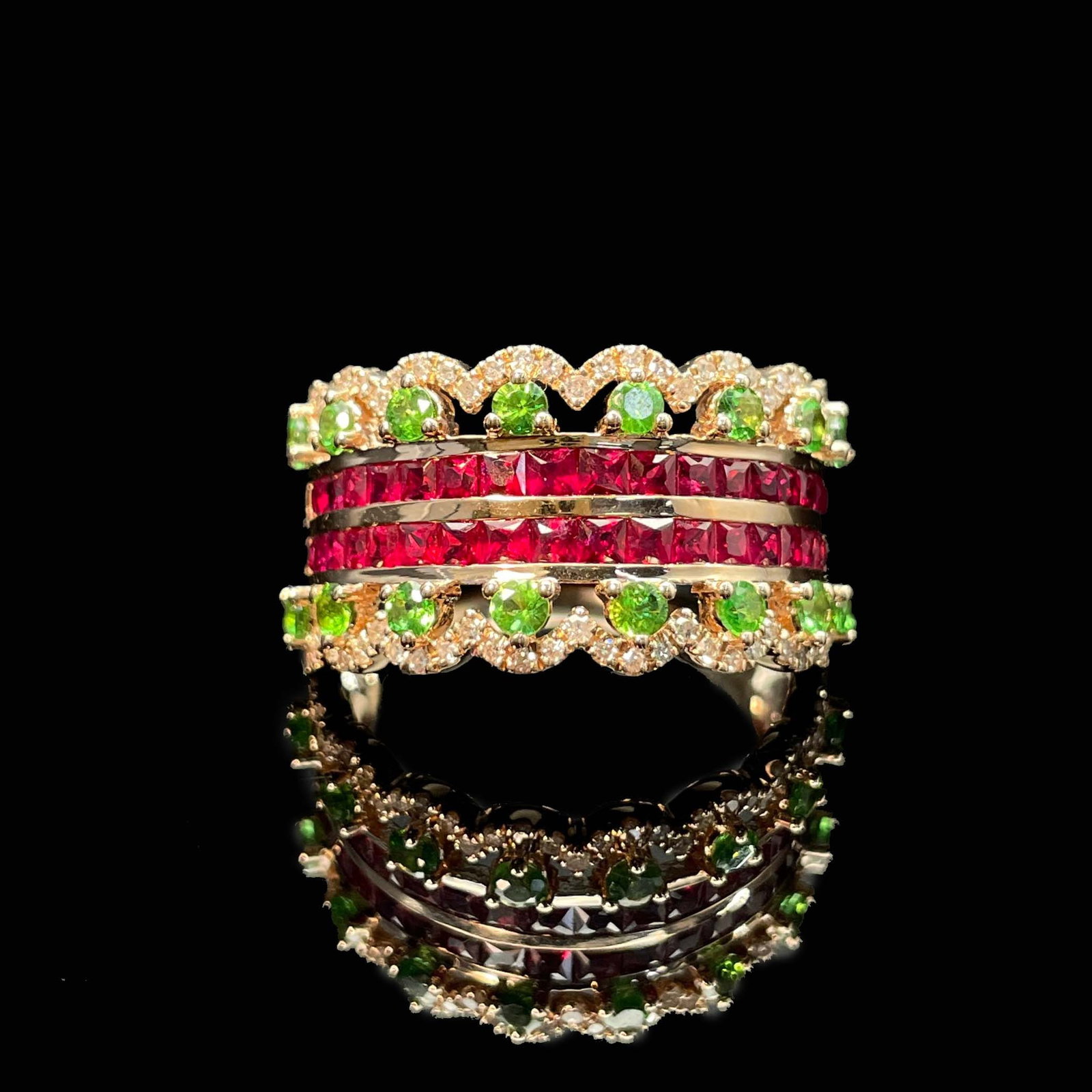 14k Gold 0.89 Ctw Natural Ruby & Diamond Ring: Ref:231168259 // gold content:14k gold // ring size:7. 25us // // main gemstone:ruby // shape:princess // carat weight:0. 69ct // color:red // treatment:natural // // adjacent gemstone 2 : diamond //