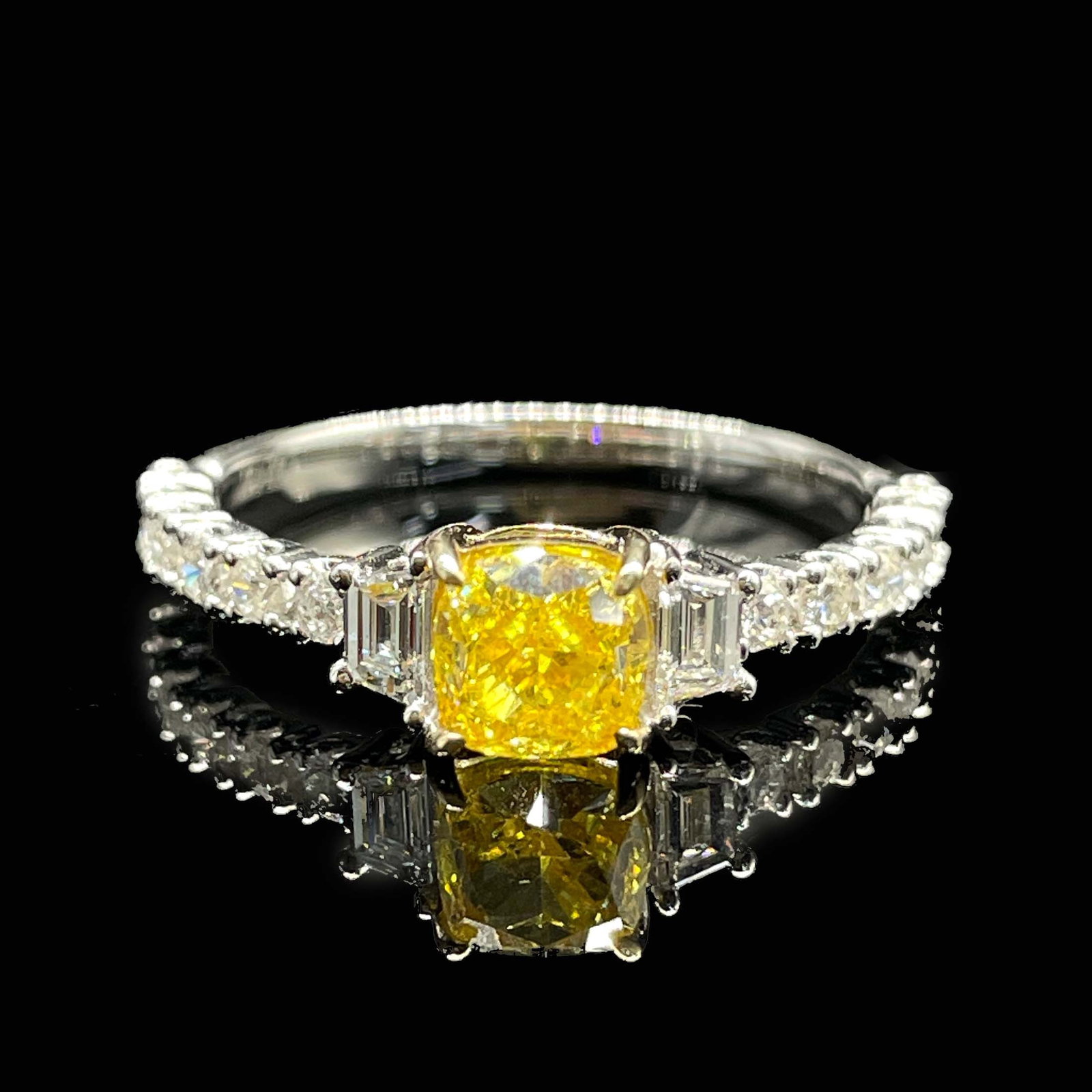 Gia Certified 14k Gold 1 Ct Natural Yellow Diamond & Diamond Ring: Ref:231168272 // gold content:14k gold // ring size:7. 25us // // main gemstone:yellow diamond // certified:gia // shape:cushion // carat weight:1ct // clarity grade:si1 // color:yellow //