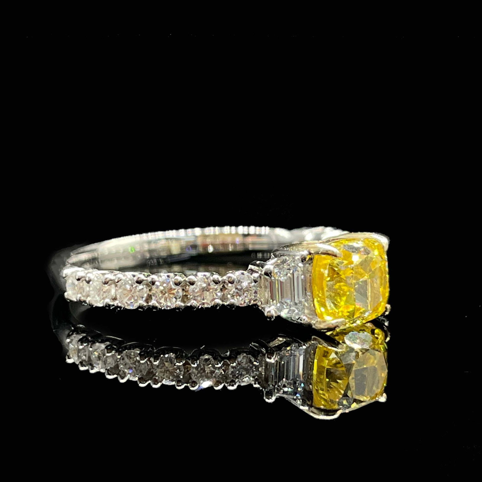 Gia Certified 14k Gold 1 Ct Natural Yellow Diamond & Diamond Ring - 2
