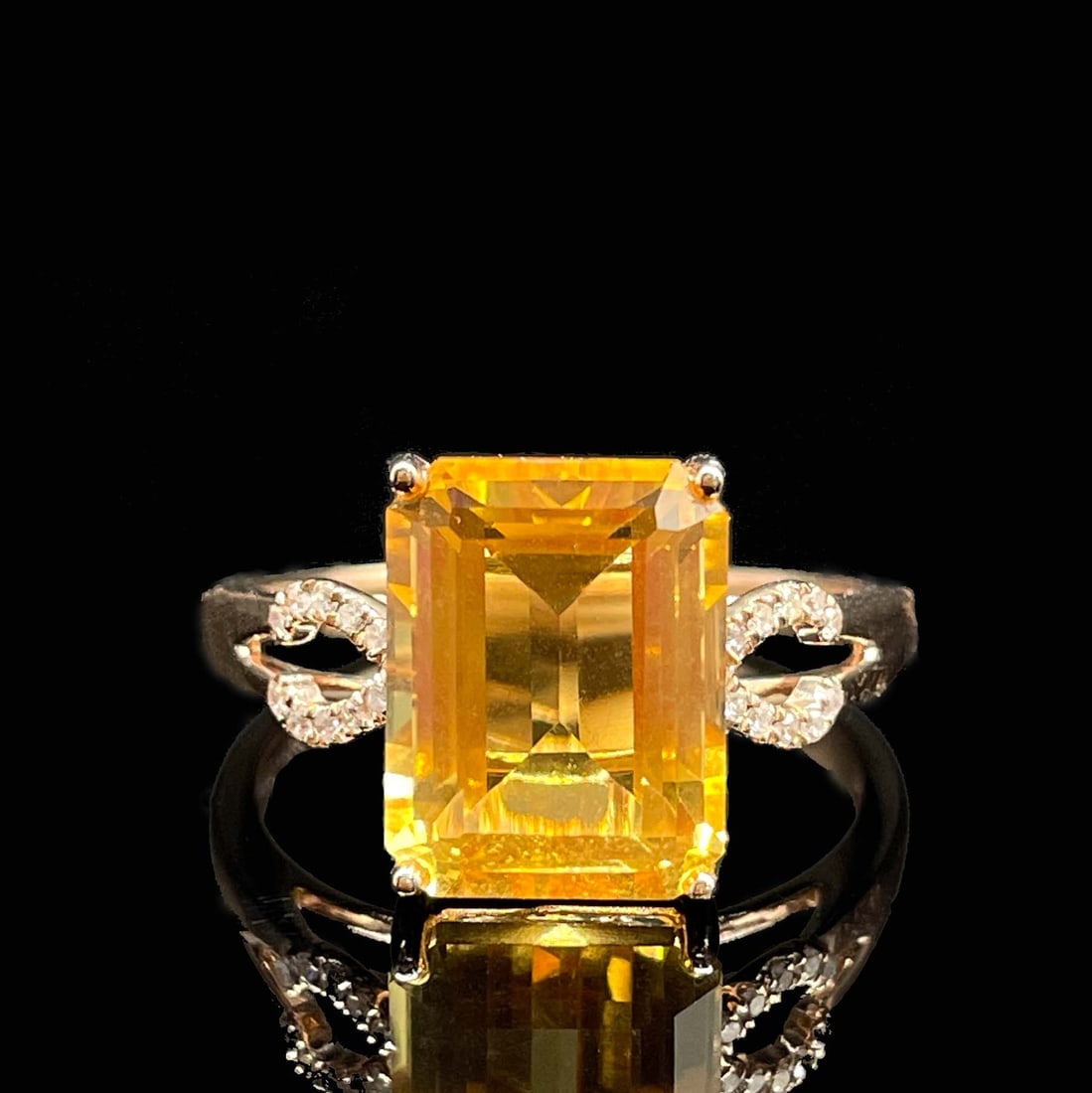 14k Gold 5.66 Ctw Natural Citrine & Diamond Ring: Ref:231168275 // gold content:14k gold // ring size:7. 25us // // main gemstone:citrine // shape:octagonal // carat weight:5. 6ct // color:yellow // treatment:natural // // adjacent gemstone 2 :