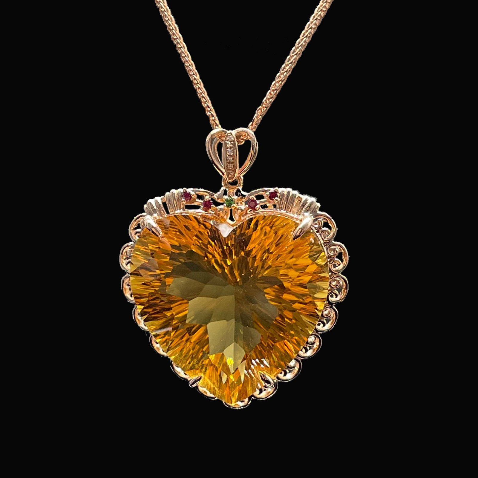 14k Gold 33.02 Ctw Natural Citrine & Diamond Pendant( Without Chain ): Ref:231168276 // gold content:14k gold // main gemstone:citrine // shape:heart // carat weight:33ct // color:yellow // treatment:natural // // adjacent gemstone 2 : diamond // shape:round // carat