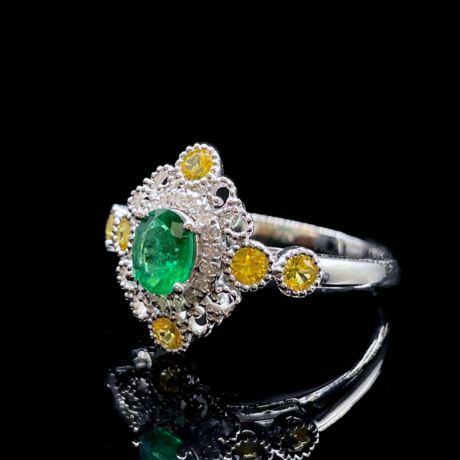 14k Gold 0.55 Ctw Vivid Green Natural Emerald & Diamond Ring - 3