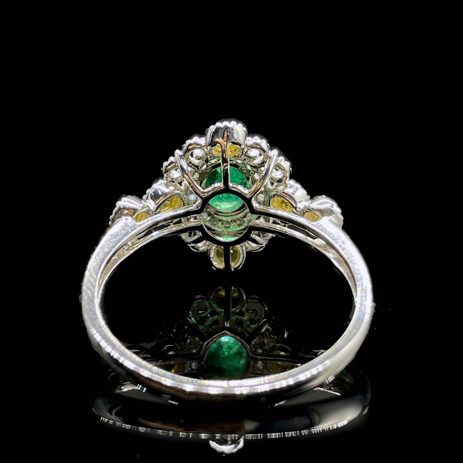 14k Gold 0.55 Ctw Vivid Green Natural Emerald & Diamond Ring - 4