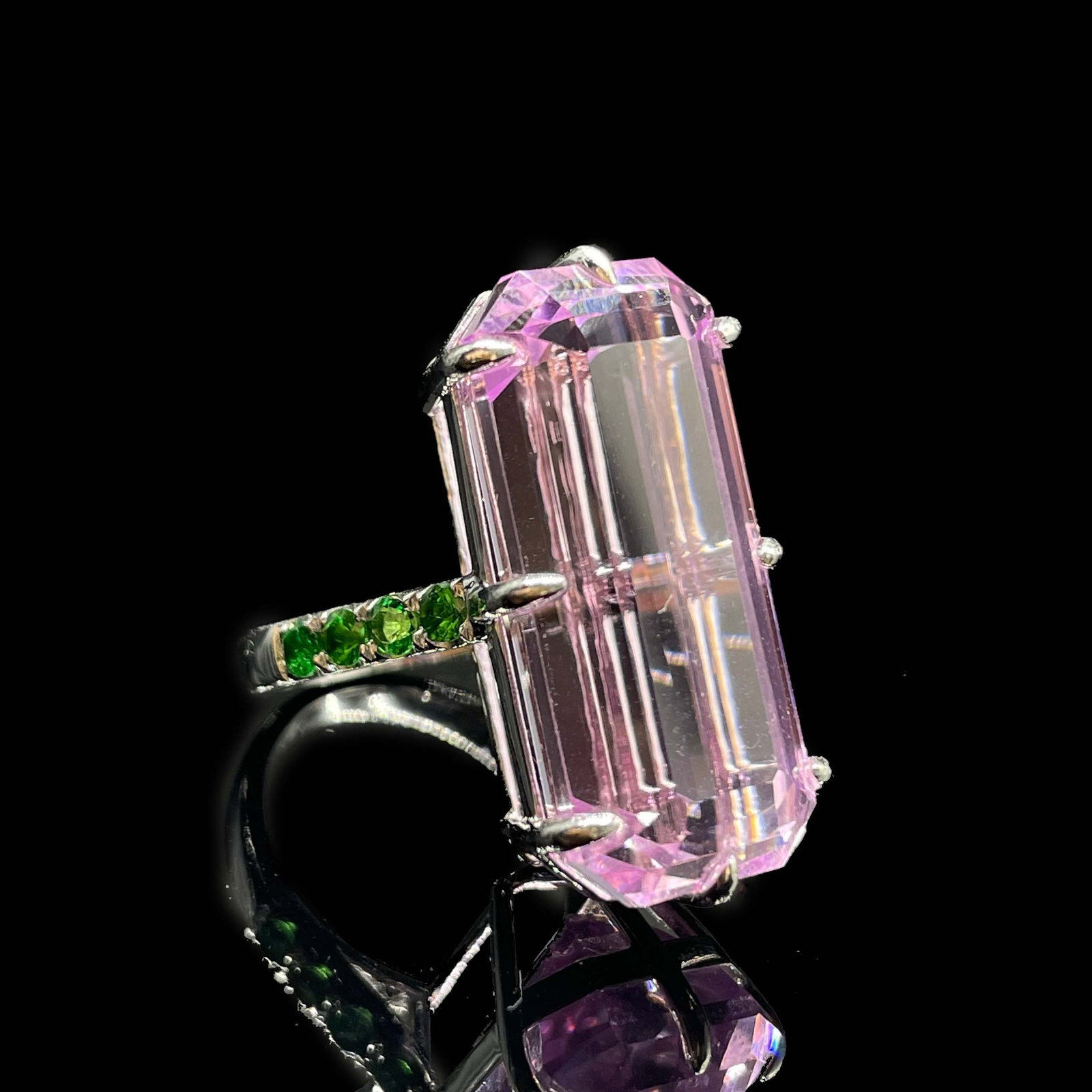 14k Gold 17.15 Ctw Natural Kunzite & Tsavorite Ring - 2