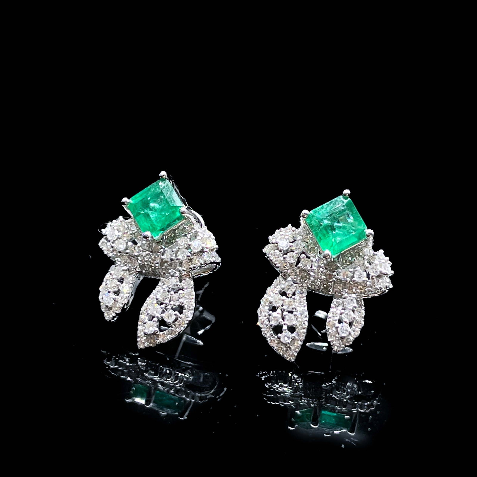 14k Gold 1.22 Ctw Natural Emerald & Diamond Earrings - 2