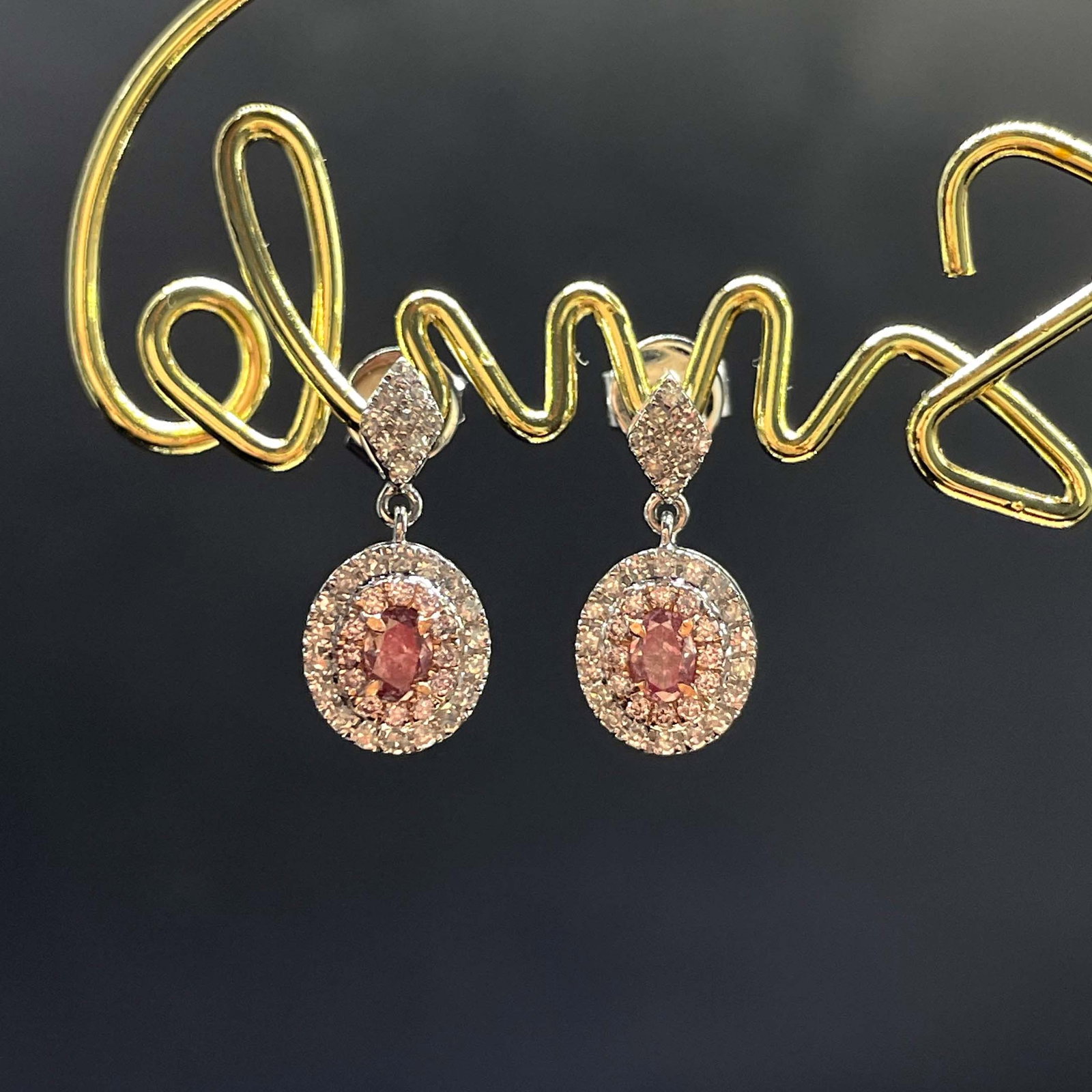 14k Gold 0.48 Ctw Natural Pink Diamond & Diamond Earrings: Ref:231168296 // gold content:14k gold // main gemstone:pink diamond // shape:oval // carat weight:0. 18ct // color:pink // treatment:natural // // adjacent gemstone 2 : diamond // shape:round //