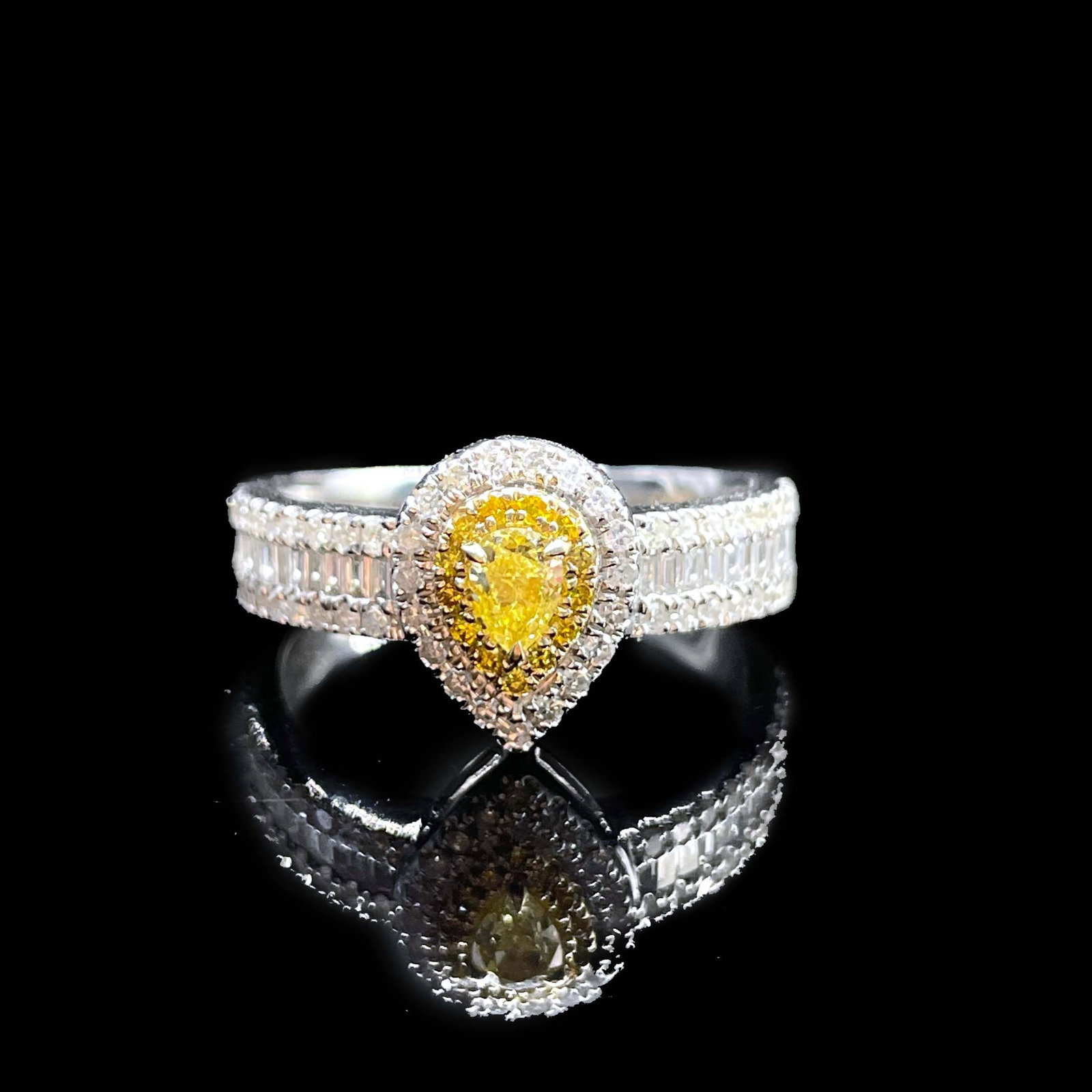 14k Gold 0.82 Ct Natural Color Diamond Ring - 5