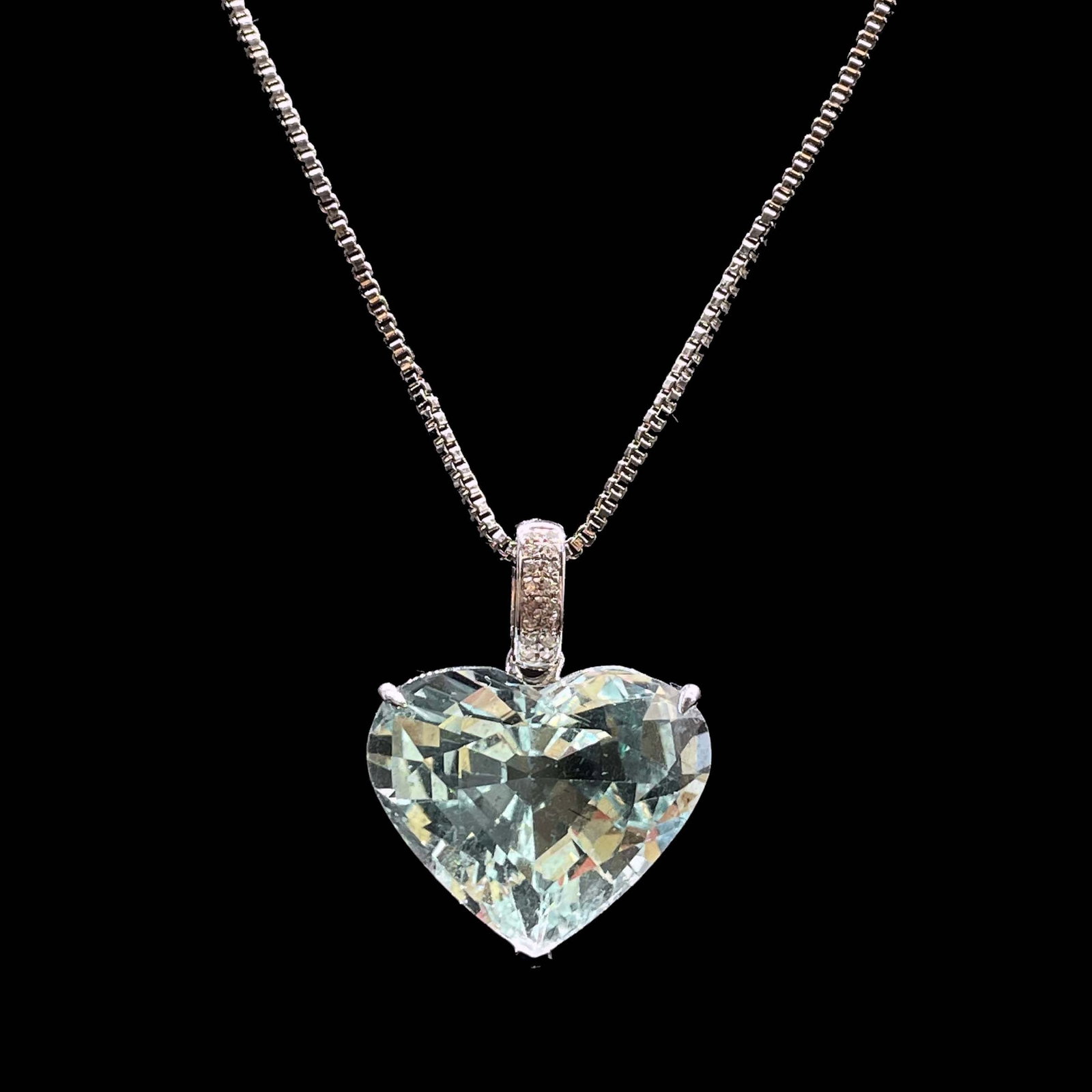 14k Gold 11 Ct Natural Aquamarine & Diamond Pendant( Without Chain ): Ref:231168303 // gold content:14k gold // main gemstone:aquamarine // shape:heart // carat weight:11ct // color:blue // treatment:natural // // adjacent gemstone 2 : diamond // shape:round // clarity