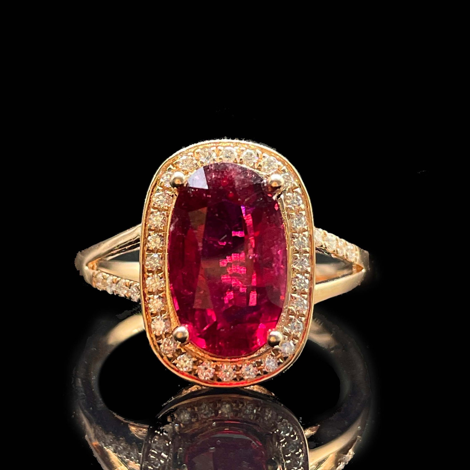 14k Gold 3.12 Ctw Natural Tourmaline & Diamond Ring: Ref:231168314 // gold content:14k gold // ring size:7. 25us // // main gemstone:tourmaline // shape:oval // carat weight:2. 98ct // color:red // treatment:natural // // adjacent gemstone 2 : diamond
