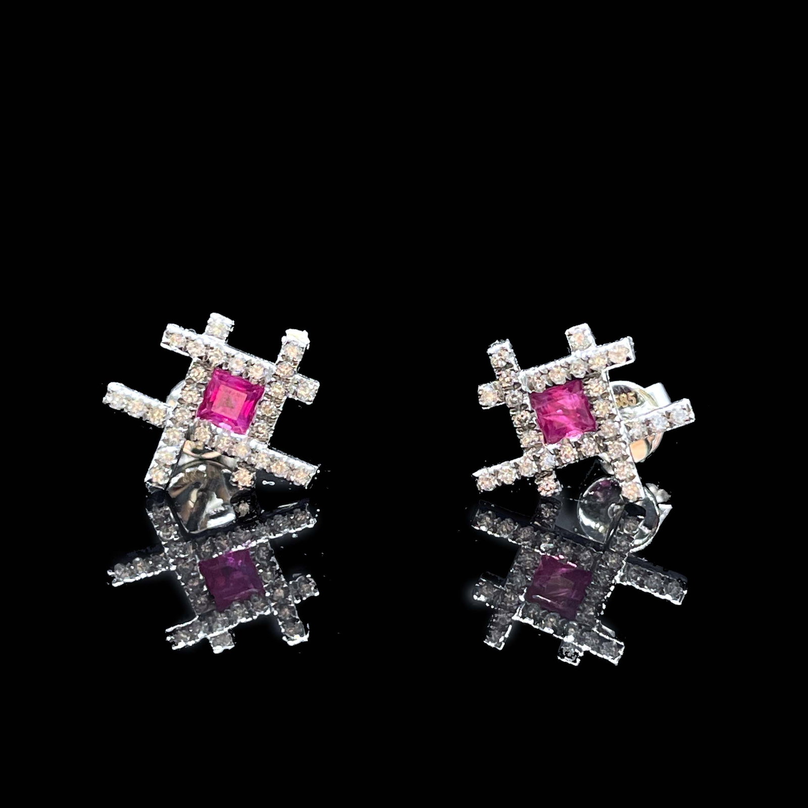 14k Gold 0.50 Ctw Natural Ruby & Diamond Earrings: Ref:231168315 // gold content:14k gold // main gemstone:ruby // shape:square // carat weight:0. 28ct // color:red // treatment:natural // // adjacent gemstone 2 : diamond // shape:round // carat
