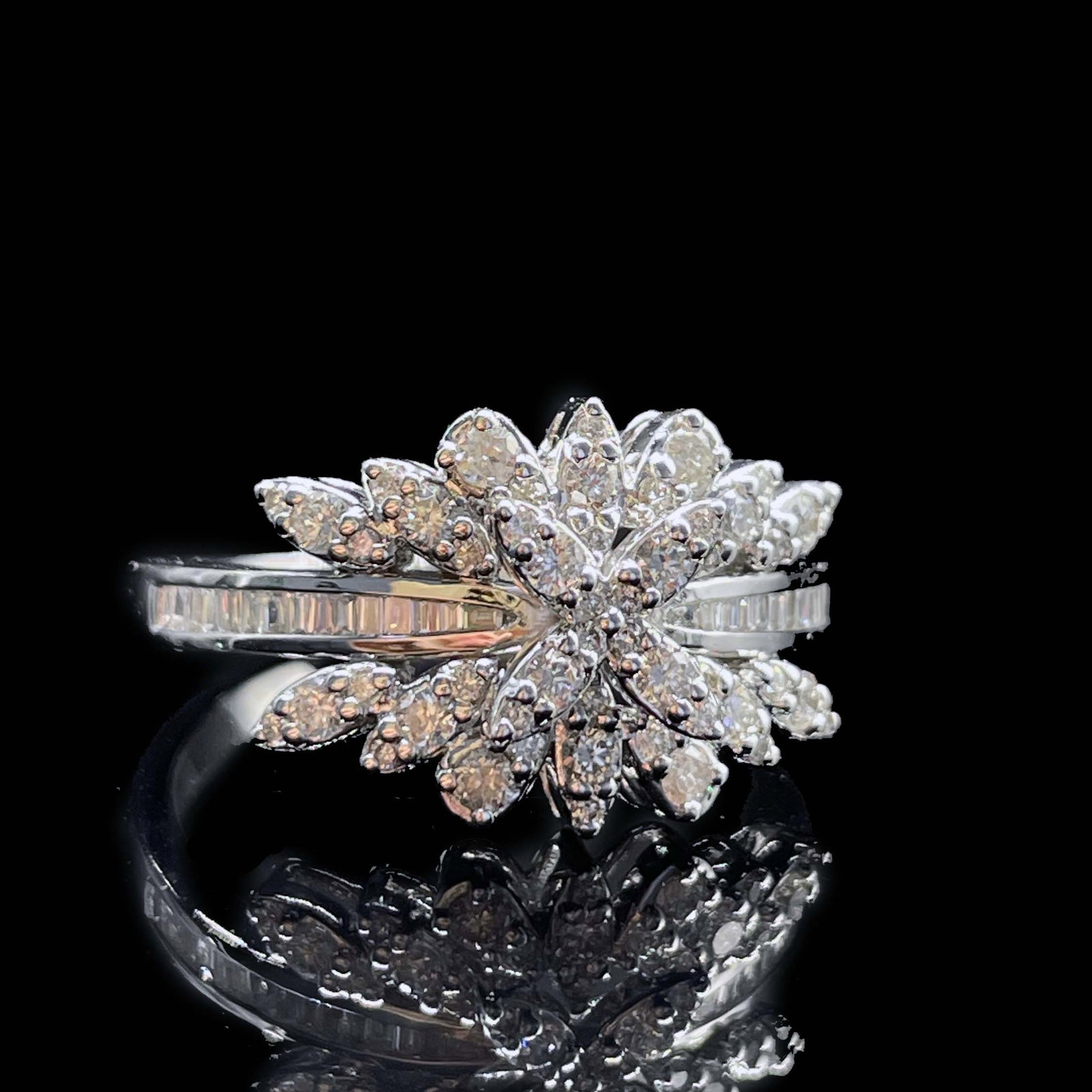 14k Gold 0.62 Ct Natural H Diamond Ring - 2