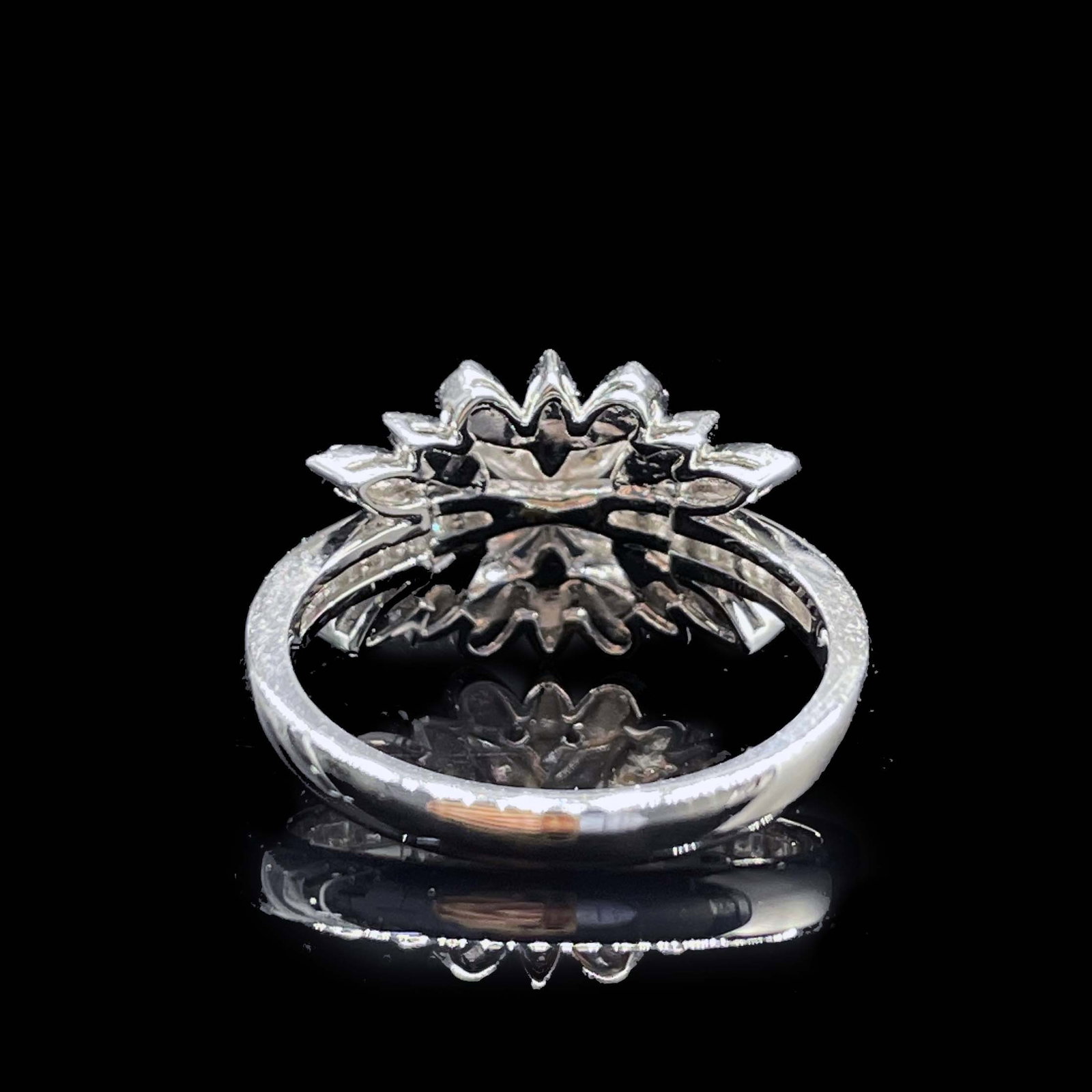 14k Gold 0.62 Ct Natural H Diamond Ring - 4