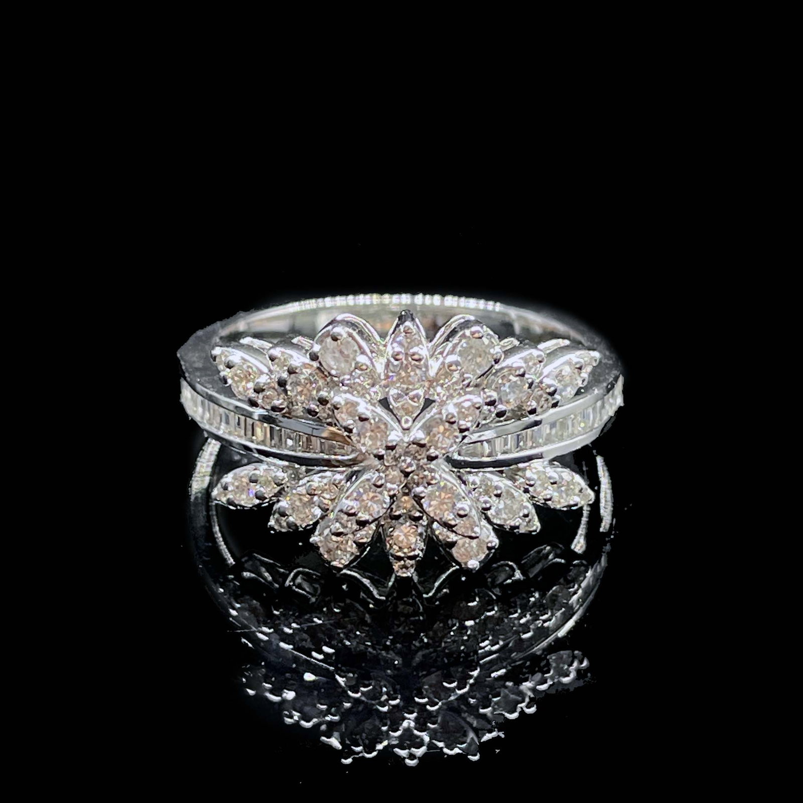 14k Gold 0.62 Ct Natural H Diamond Ring - 5