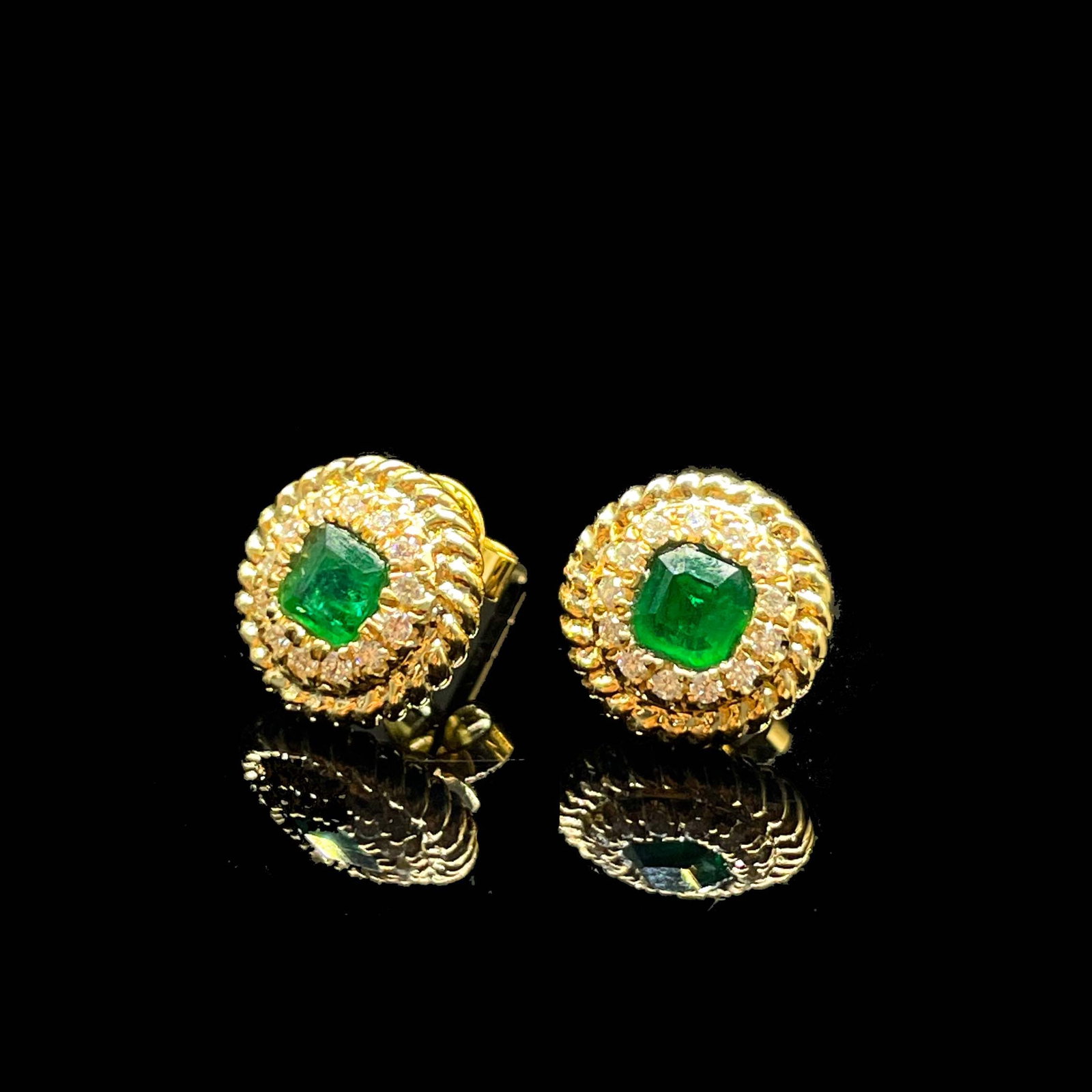 14k Gold 0.46 Ctw Vivid Green Natural Emerald & Diamond Earrings - 2