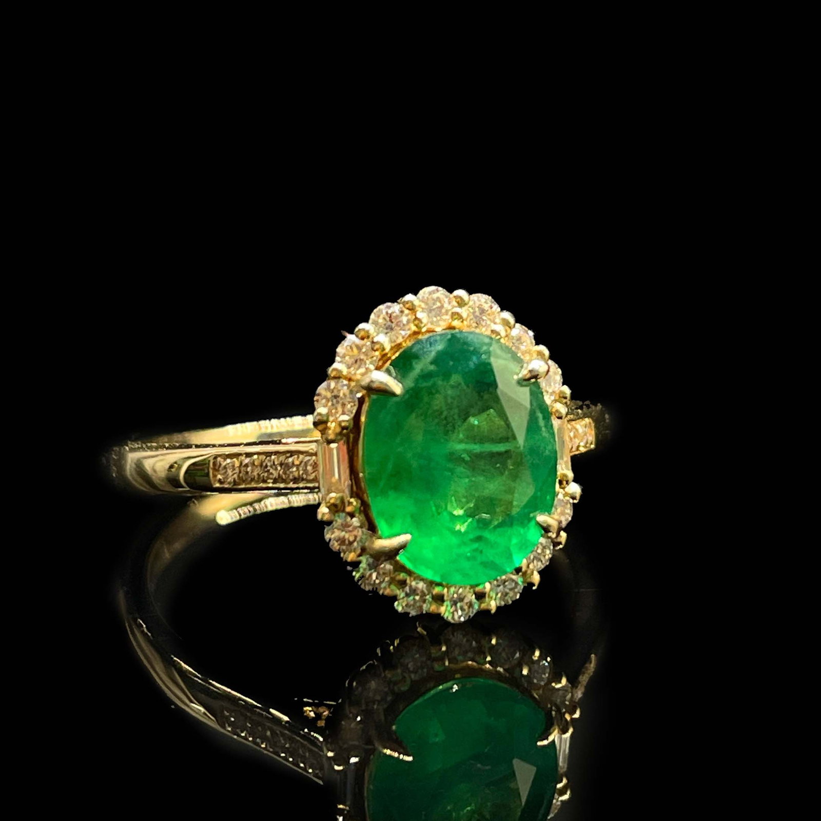 14k Gold 1.70 Ctw Vivid Green Natural Emerald & Diamond Ring - 2