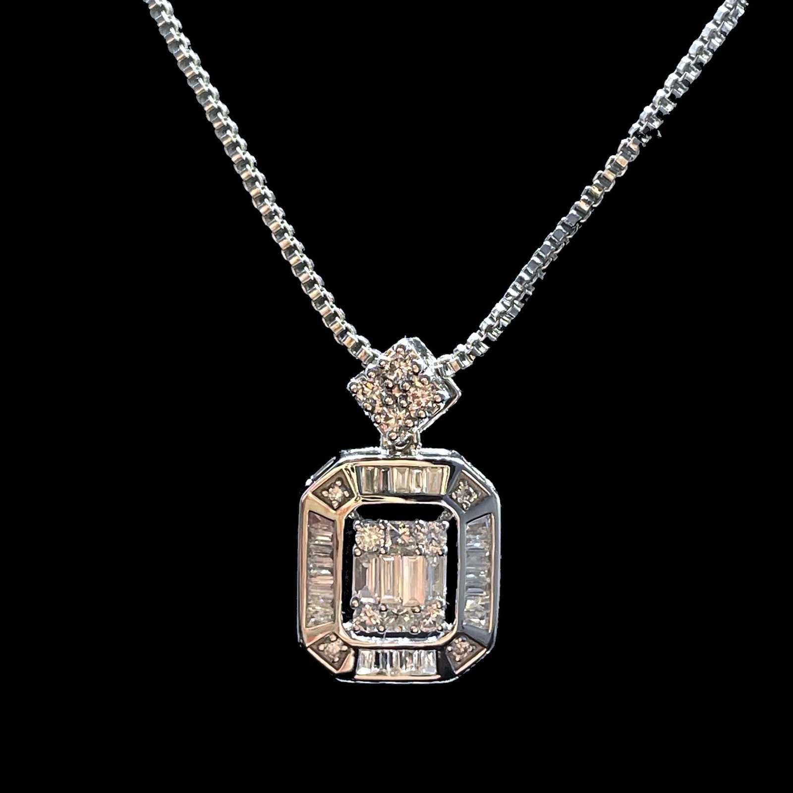 14k Gold 0.46 Ct Natural H Diamond Pendant( Without Chain ): Ref:231168326 // gold content:14k gold // main gemstone:diamond // shape:multiple // carat weight:0. 46ct // clarity grade:vs-si // color:h // treatment:natural // Condition: New Low Estimate: