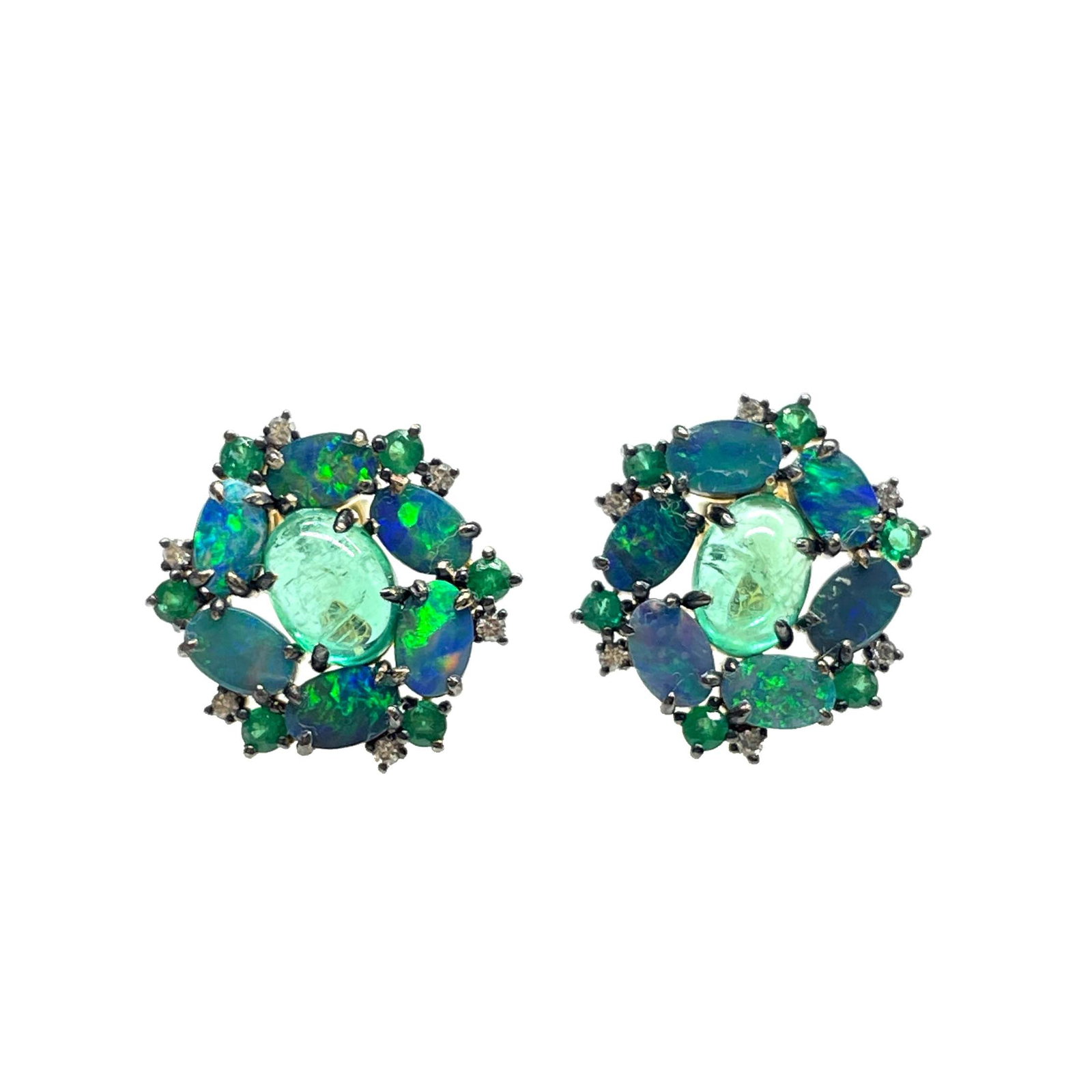 14k Gold 1.17 Ctw Natural Emerald & Diamond Earrings: Ref:231168328 // gold content:14k gold // main gemstone:emerald // shape:oval // carat weight:1. 04ct // color:green // treatment:natural // // adjacent gemstone 2 : diamond // shape:round // carat we