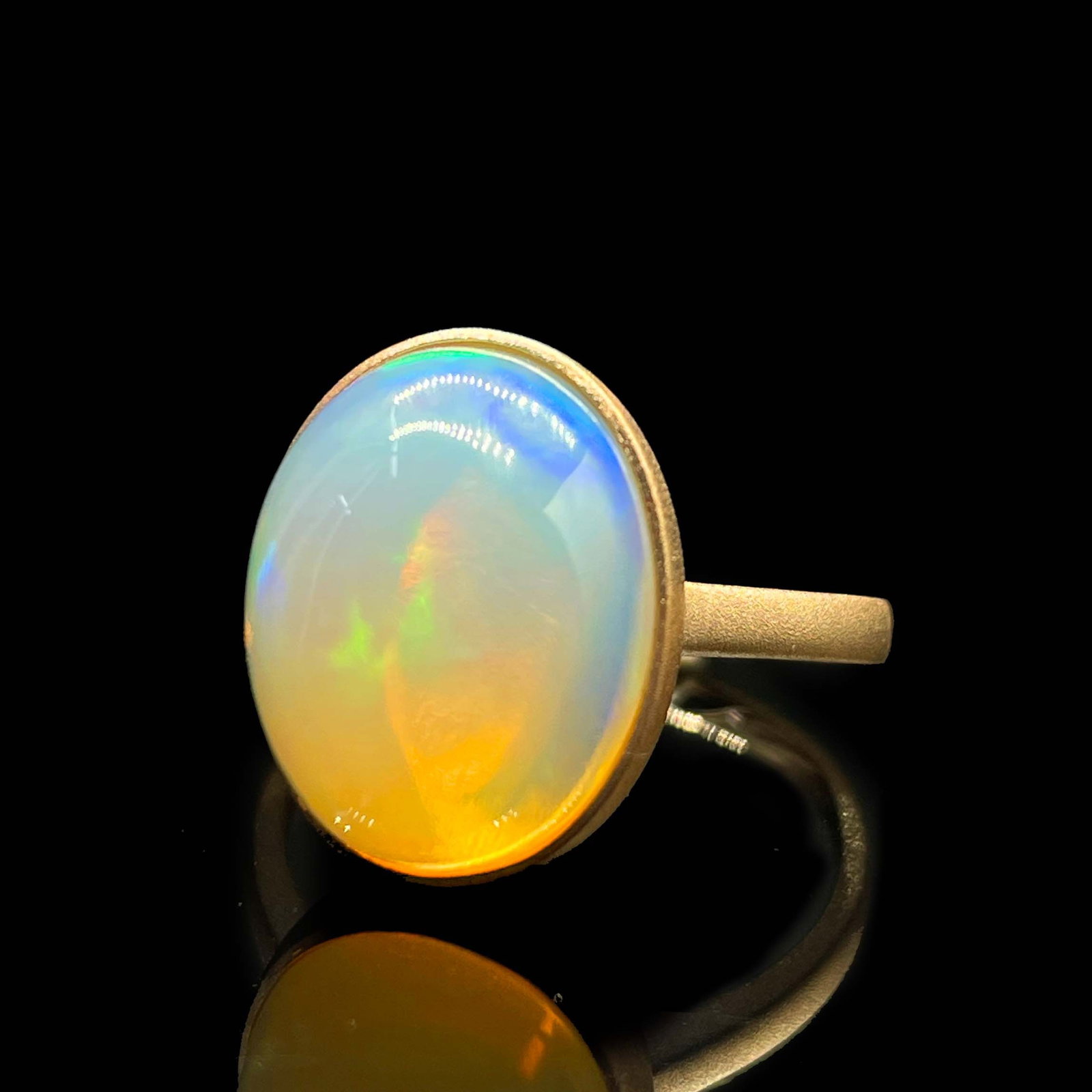 14k Gold 3.8 Ct Natural Opal Ring - 3