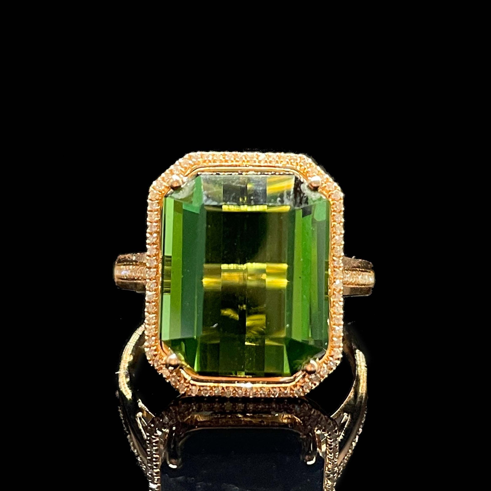 14k Gold 11.05 Ct Natural Tourmaline & Diamond Ring: Ref:231168334 // gold content:14k gold // ring size:7. 25us // // main gemstone:tourmaline // shape:octagonal // carat weight:11. 05ct // color:green // treatment:natural // // adjacent gemstone 2 :
