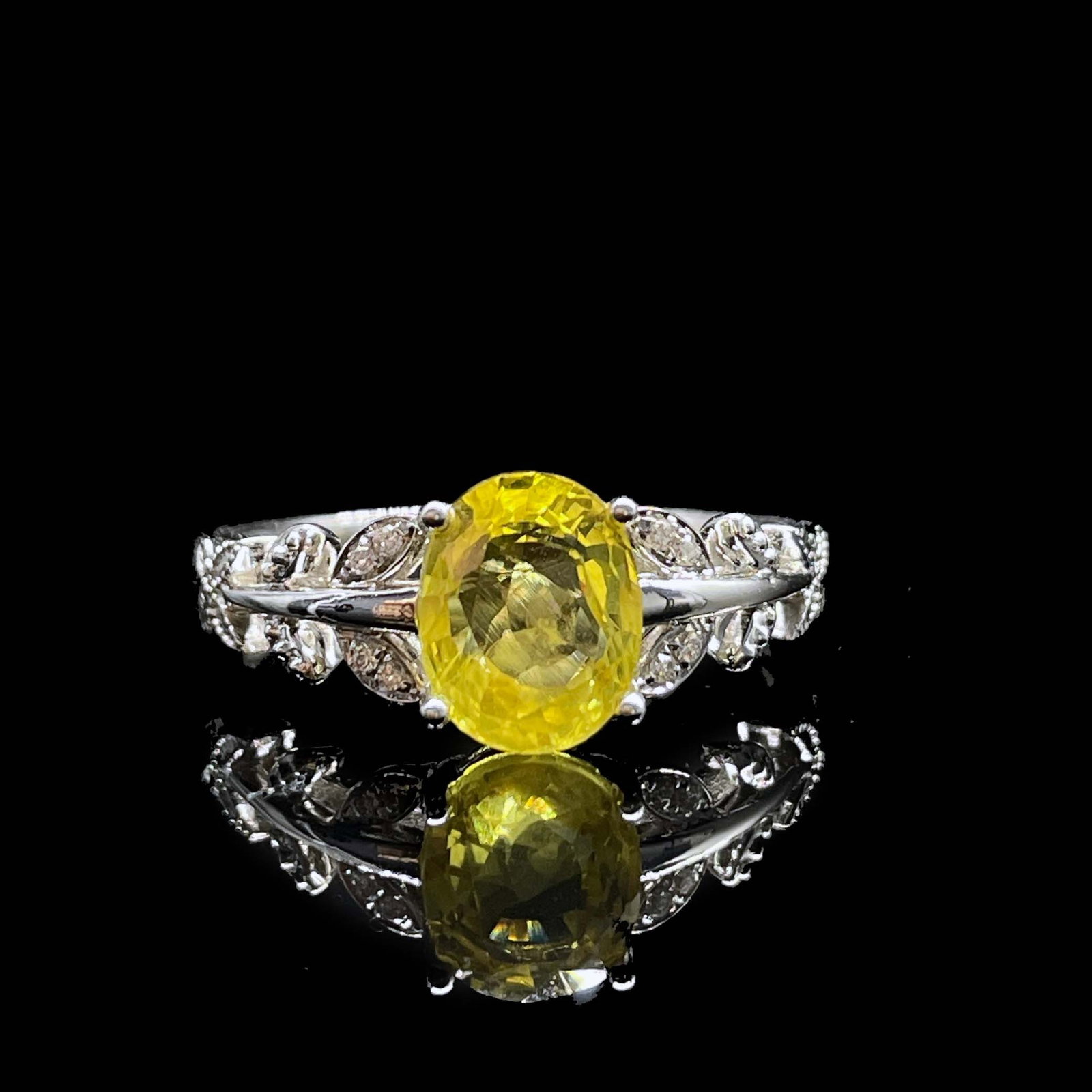 14k Gold 1.83 Ctw Natural Sapphire & Diamond Ring: Ref:231168336 // gold content:14k gold // ring size:7. 25us // // main gemstone:sapphire // shape:oval // carat weight:1. 8ct // color:yellow // treatment:natural // // adjacent gemstone 2 : diamond