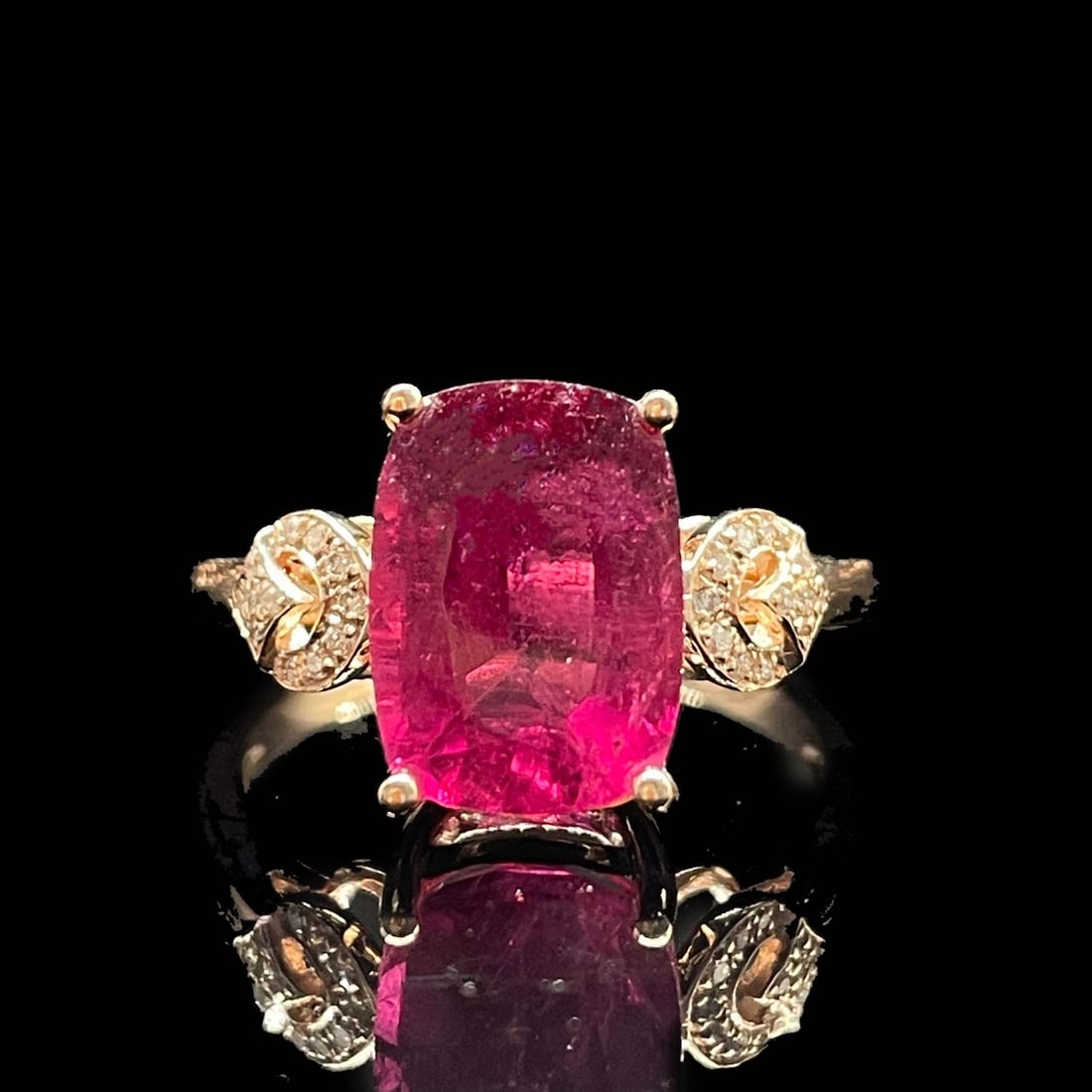 14k Gold 4.52 Ctw Natural Tourmaline & Diamond Ring: Ref:231168340 // gold content:14k gold // ring size:7. 25us // // main gemstone:tourmaline // shape:cushion // carat weight:4. 42ct // color:red // treatment:natural // // adjacent gemstone 2 :