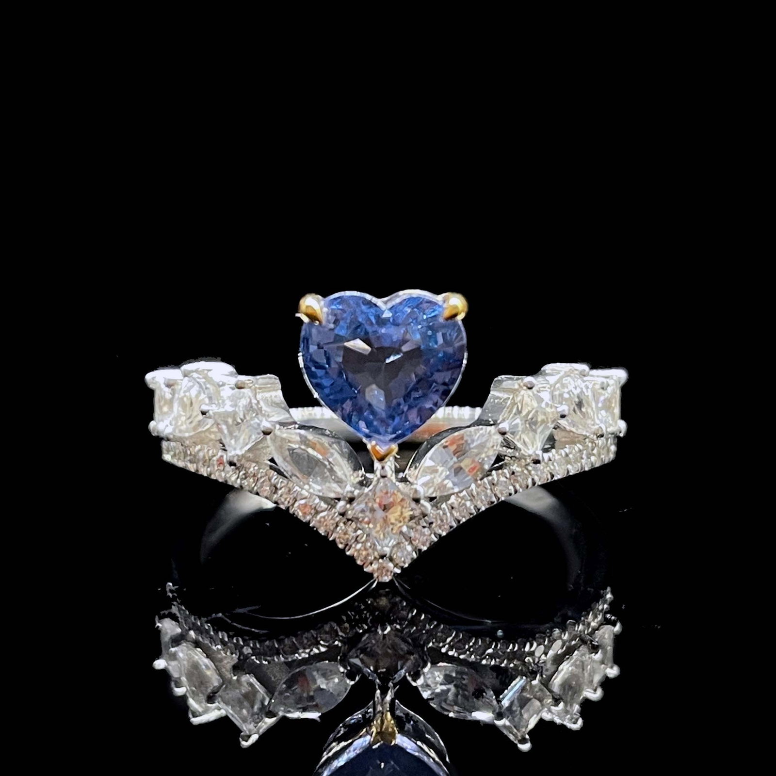14k Gold 0.97 Ctw Natural Spinel & Diamond Ring: Ref:231168341 // gold content:14k gold // ring size:7. 25us // // main gemstone:spinel // shape:heart // carat weight:0. 82ct // color:blue // treatment:natural // // adjacent gemstone 2 : diamond //