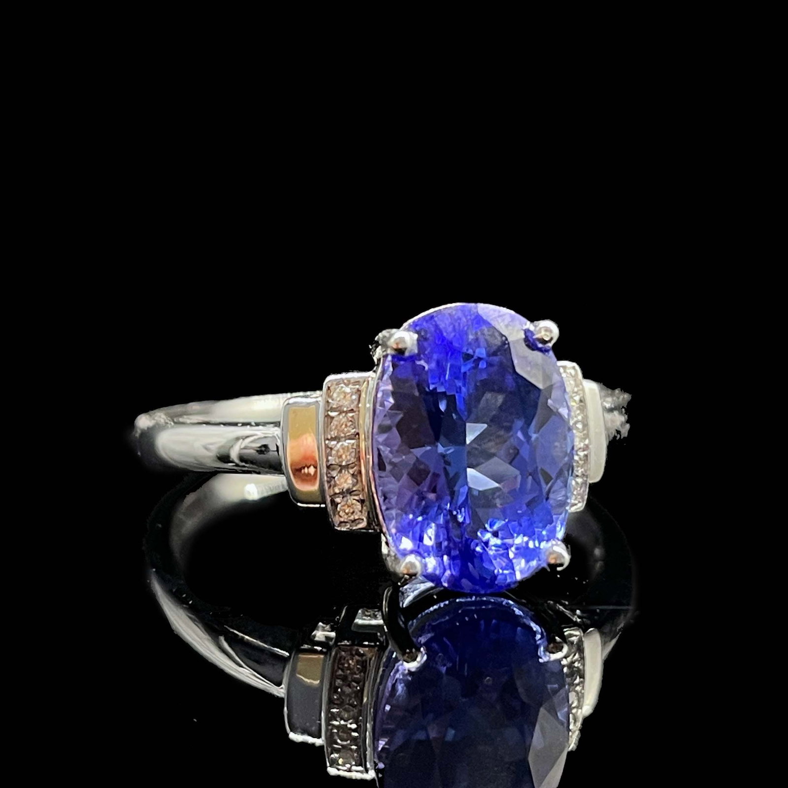 14k Gold 2.50 Ctw Natural Tanzanite & Diamond Ring - 2