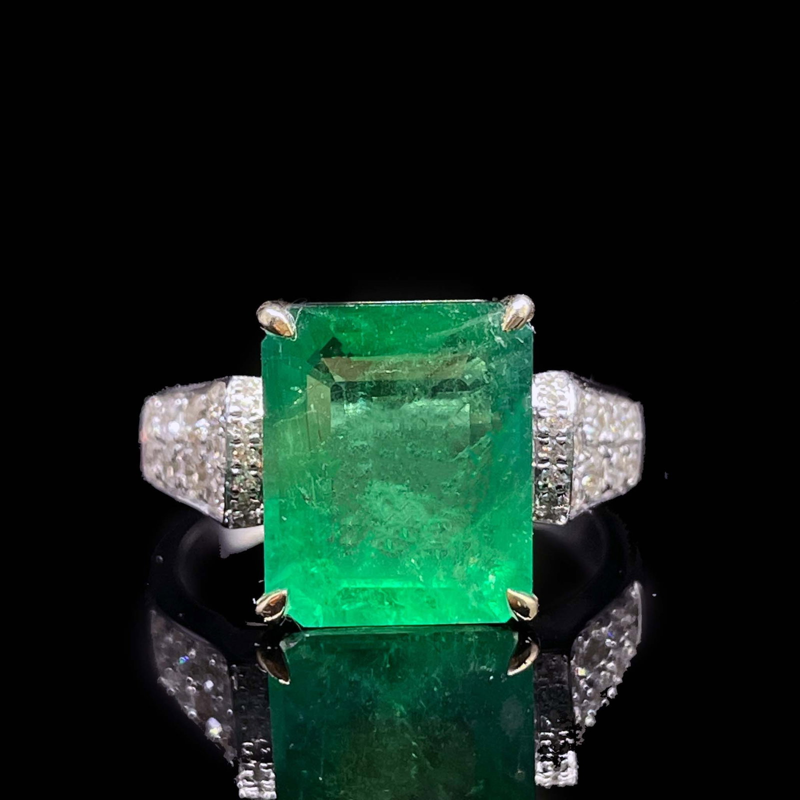 14k Gold 4.8 Ctw Natural Emerald & Diamond Ring - 4