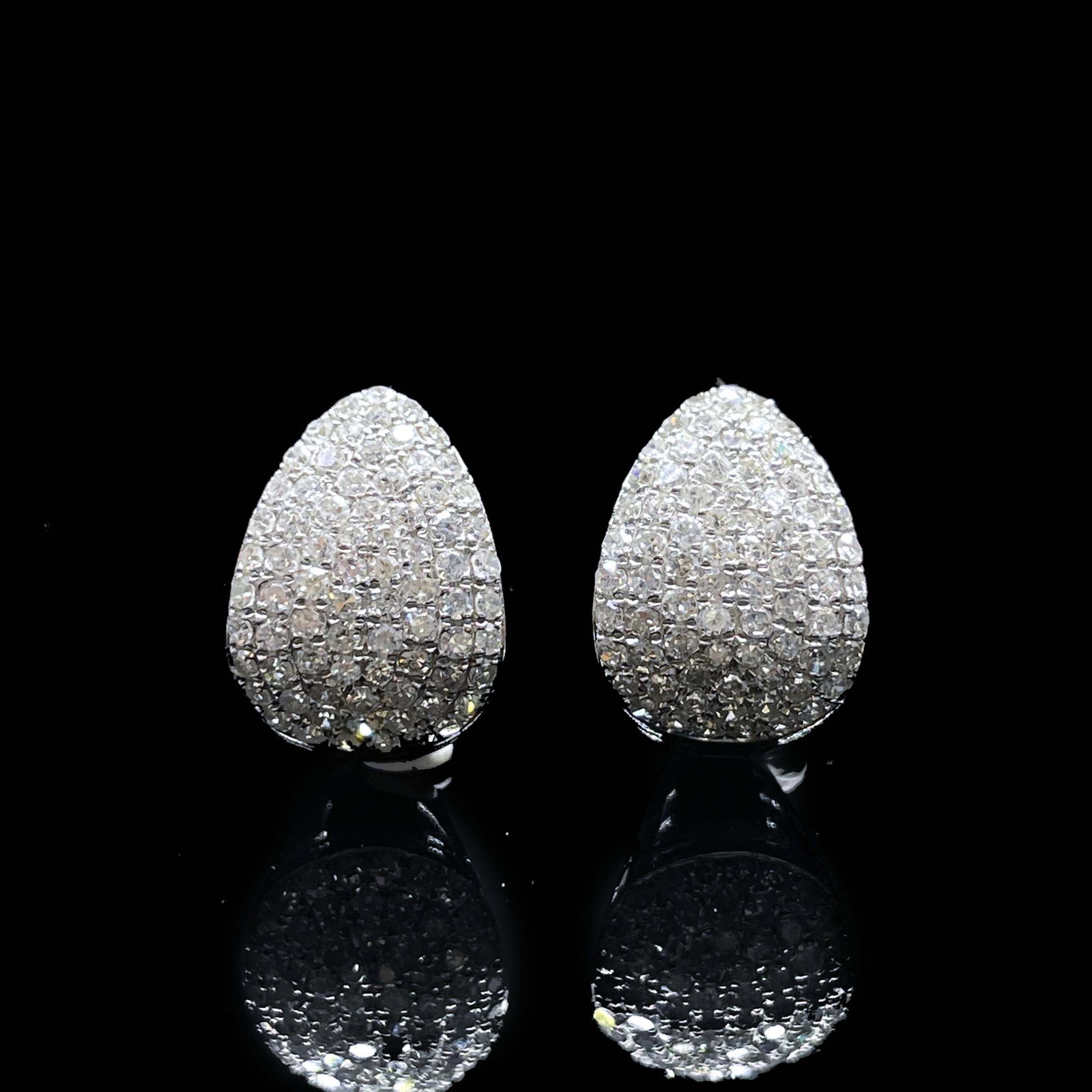 14k Gold 1.04 Ct Natural H Diamond Earrings: Ref:231168353 // gold content:14k gold // main gemstone:diamond // shape:round // carat weight:1. 04ct // clarity grade:vs-si // color:h // treatment:natural // cut grade:g // Condition: New Low