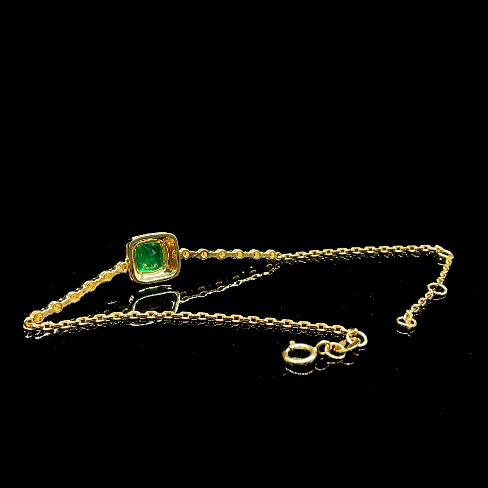 14k Gold 0.69 Ctw Vivid Green Natural Emerald & Diamond Bracelet - 2