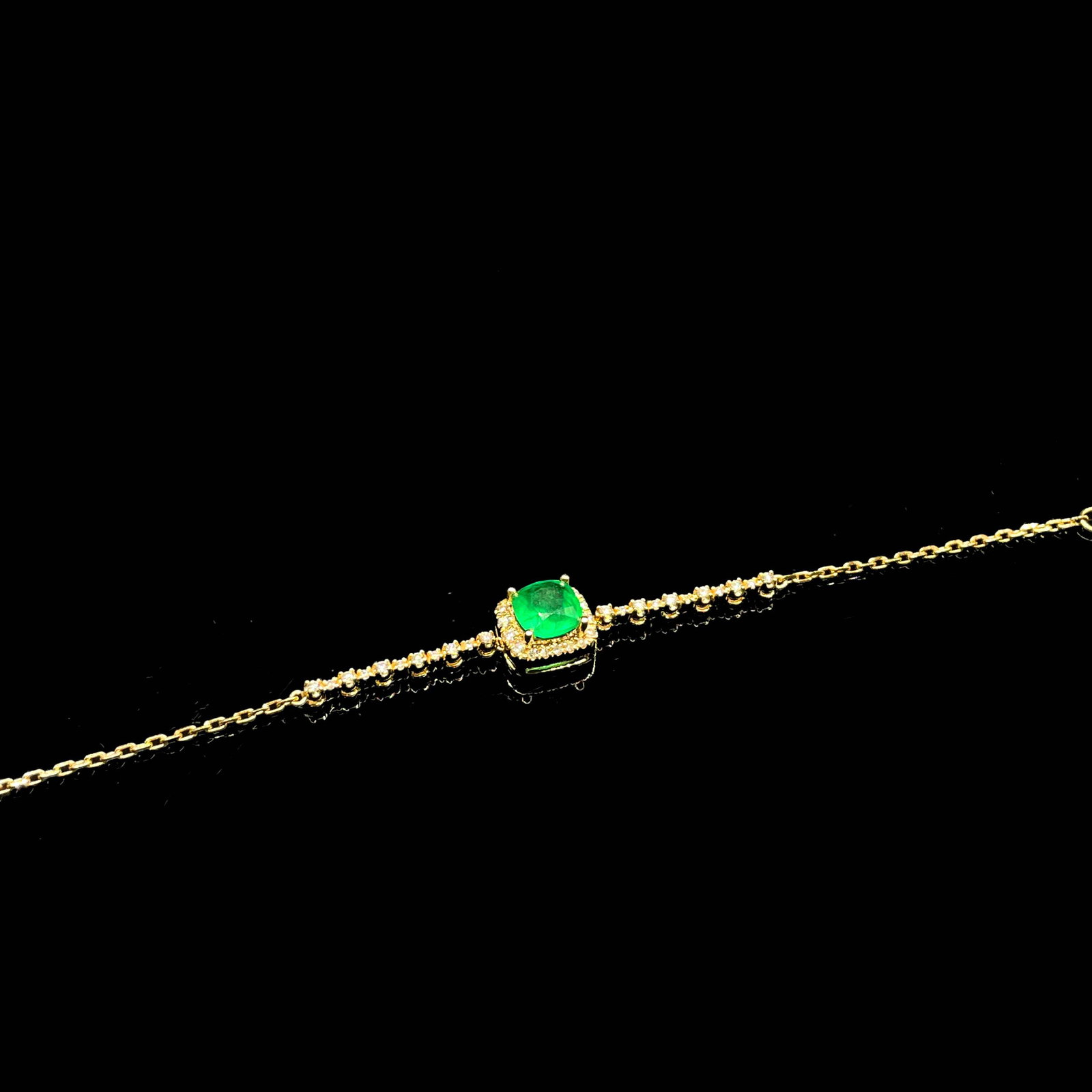 14k Gold 0.69 Ctw Vivid Green Natural Emerald & Diamond Bracelet - 3