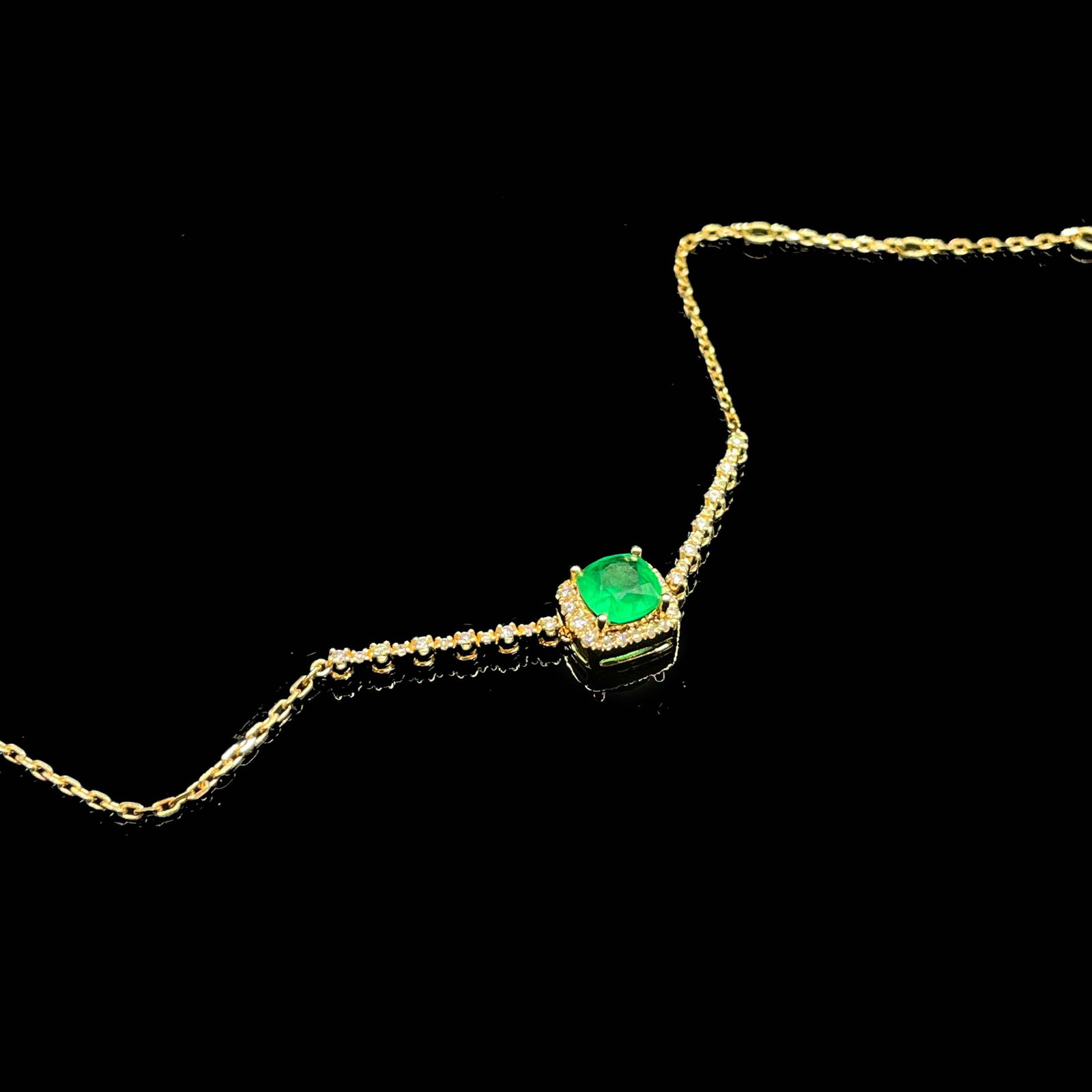 14k Gold 0.69 Ctw Vivid Green Natural Emerald & Diamond Bracelet - 4