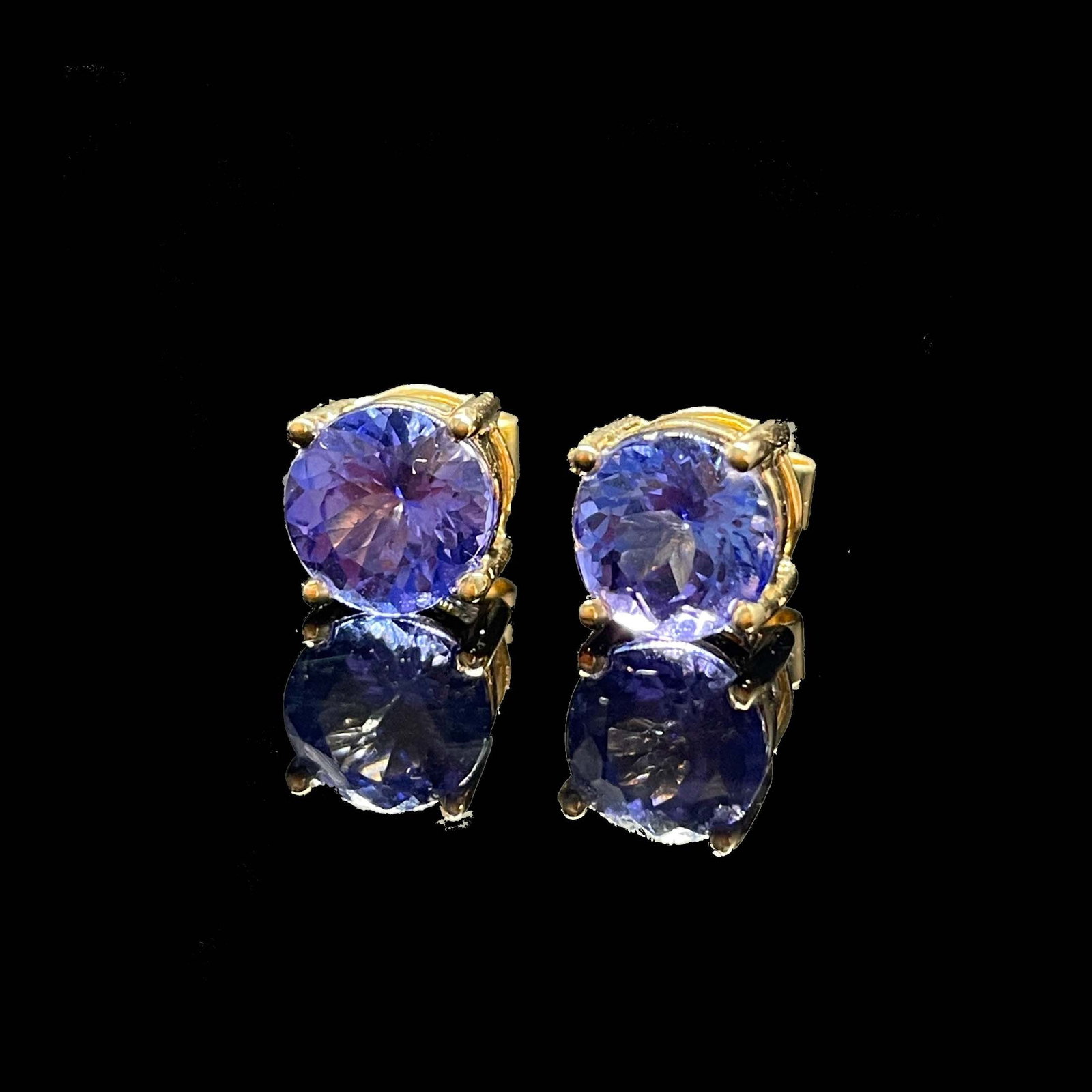 14k Gold 2.34 Ct Natural Tanzanite Earrings - 2
