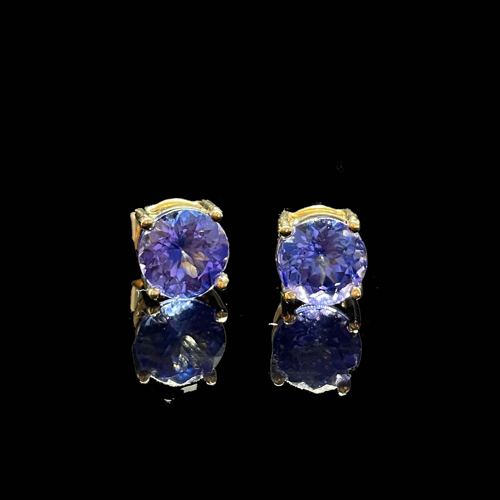 14k Gold 2.34 Ct Natural Tanzanite Earrings - 3