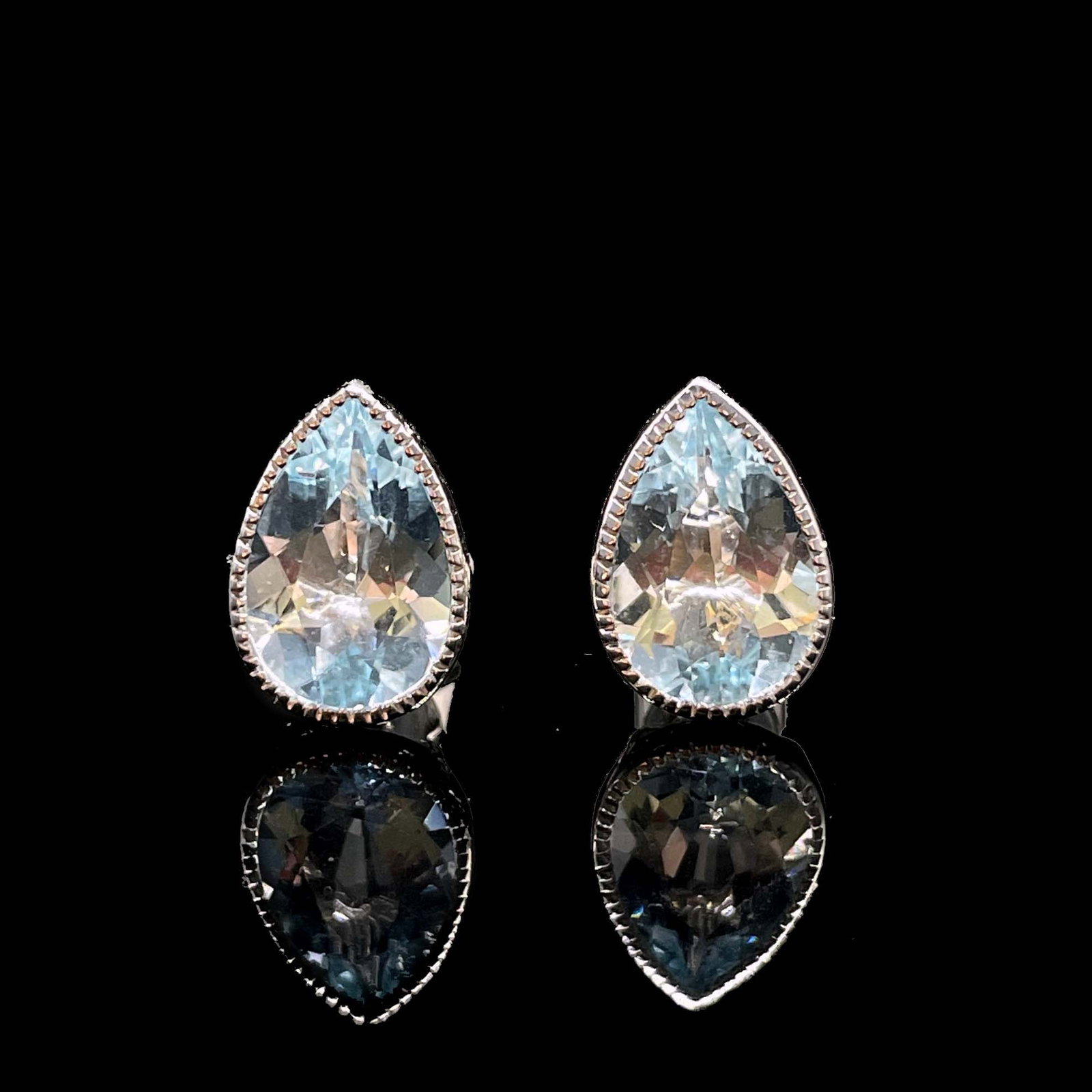 14k Gold 2.2 Ct Natural Blue Diamond Earrings: Ref:231168361 // gold content:14k gold // main gemstone:diamond // shape:pear // carat weight:2. 2ct // color:blue // treatment:natural // Condition: New Low Estimate: 1300.00 High Estimate: 2000.00