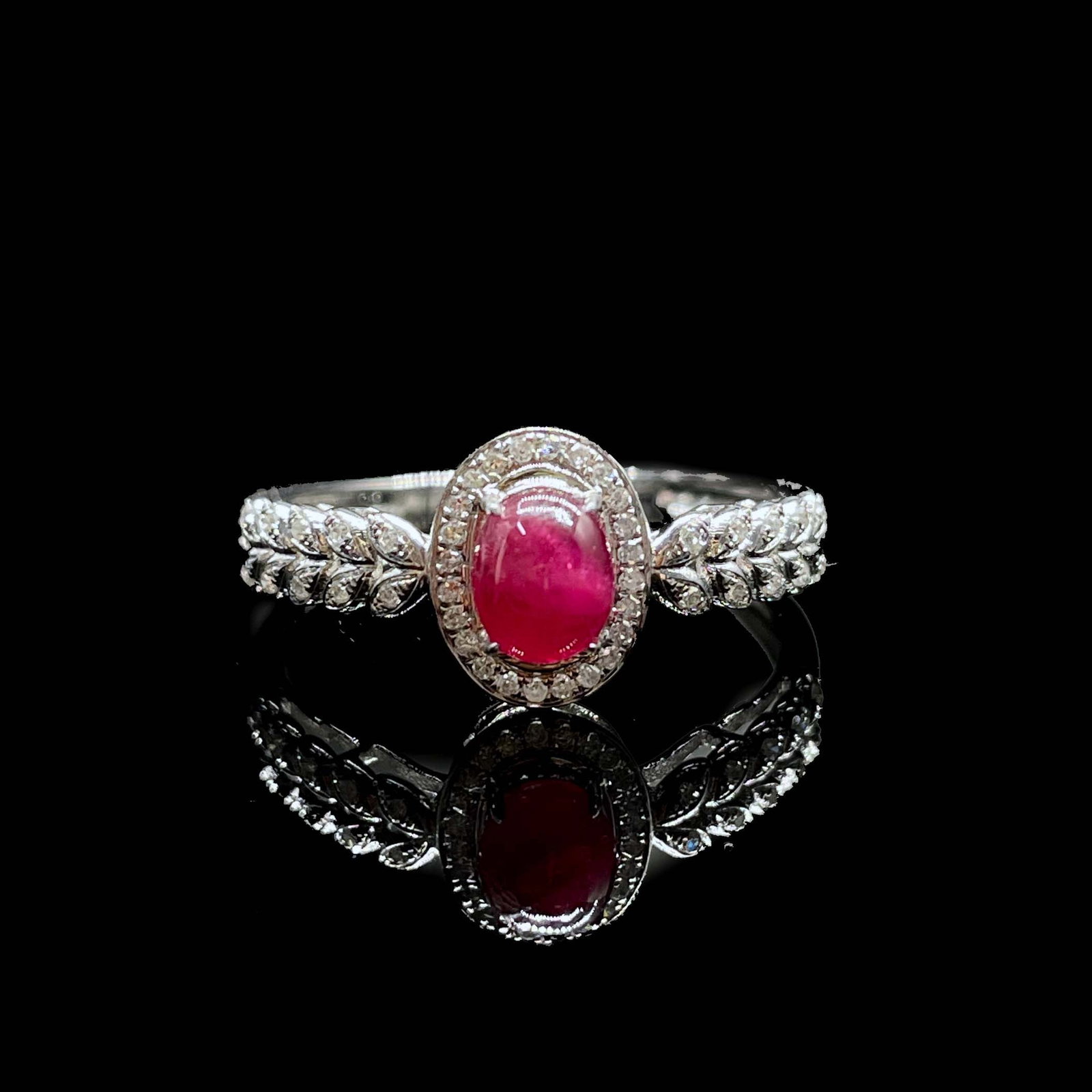 14k Gold 0.87 Ctw Natural Ruby & Diamond Ring: Ref:231168362 // gold content:14k gold // ring size:7. 25us // // main gemstone:ruby // shape:oval // carat weight:0. 7ct // color:red // treatment:natural // // adjacent gemstone 2 : diamond //