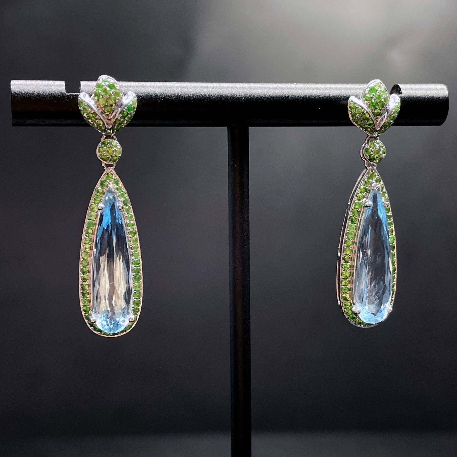 14k Gold 5.9 Ct Natural Aquamarine & Tsavorite Earrings - 2
