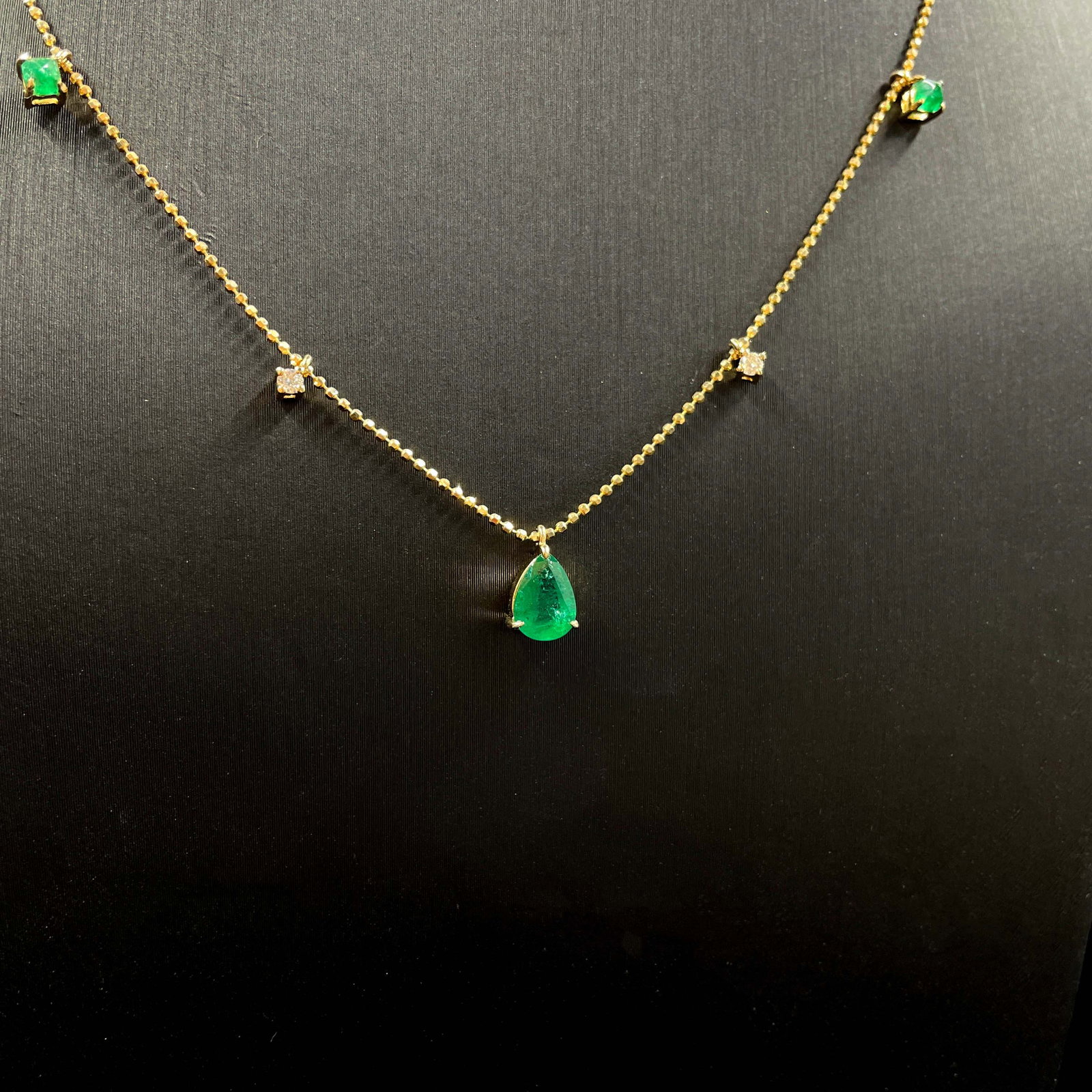 14k Gold 0.78 Ctw Natural Emerald & Diamond Necklace - 2
