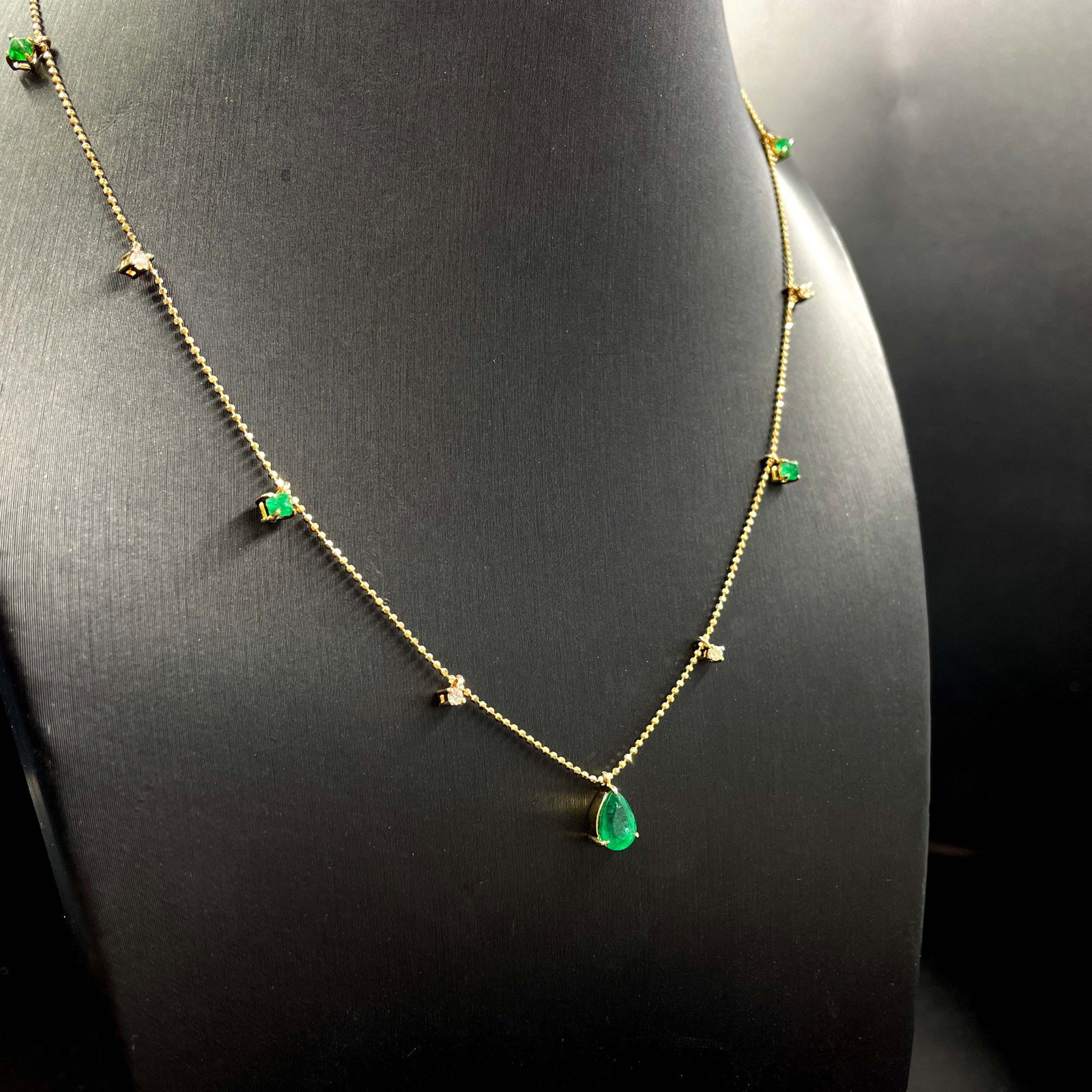 14k Gold 0.78 Ctw Natural Emerald & Diamond Necklace - 4