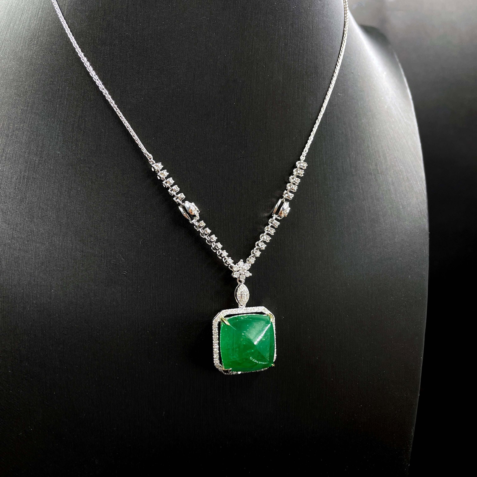 14k Gold 0.78 Ctw Natural Emerald & Diamond Necklace - 2