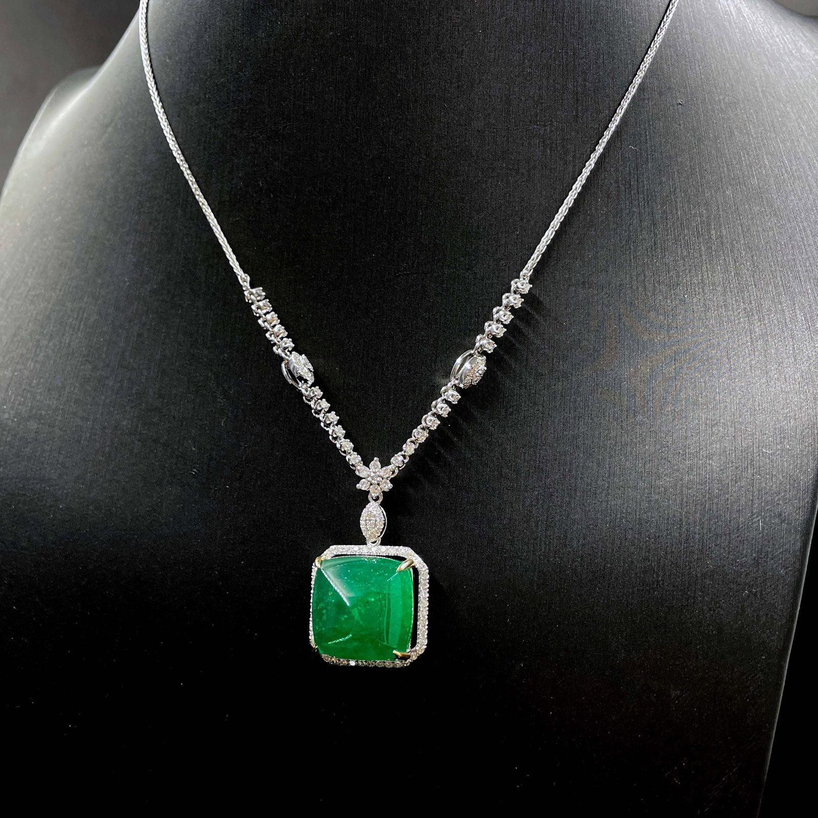 14k Gold 0.78 Ctw Natural Emerald & Diamond Necklace - 3