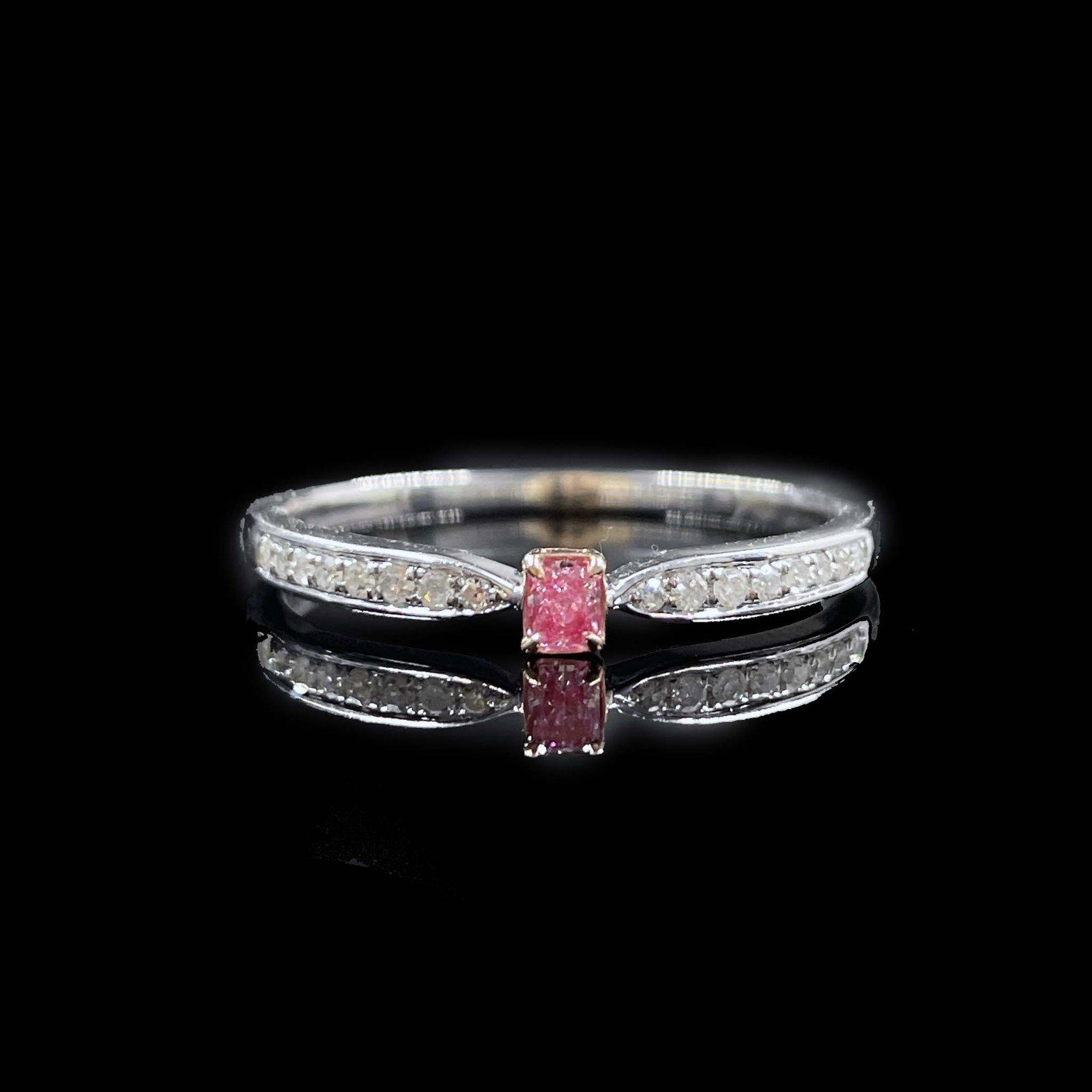 14k Gold 0.17 Ctw Natural Pink Diamond & Diamond Ring: Ref:231168370 // gold content:14k gold // ring size:7. 25us // // main gemstone:pink diamond // shape:cushion // carat weight:0. 09ct // color:pink // treatment:natural // // adjacent gemstone 2 :