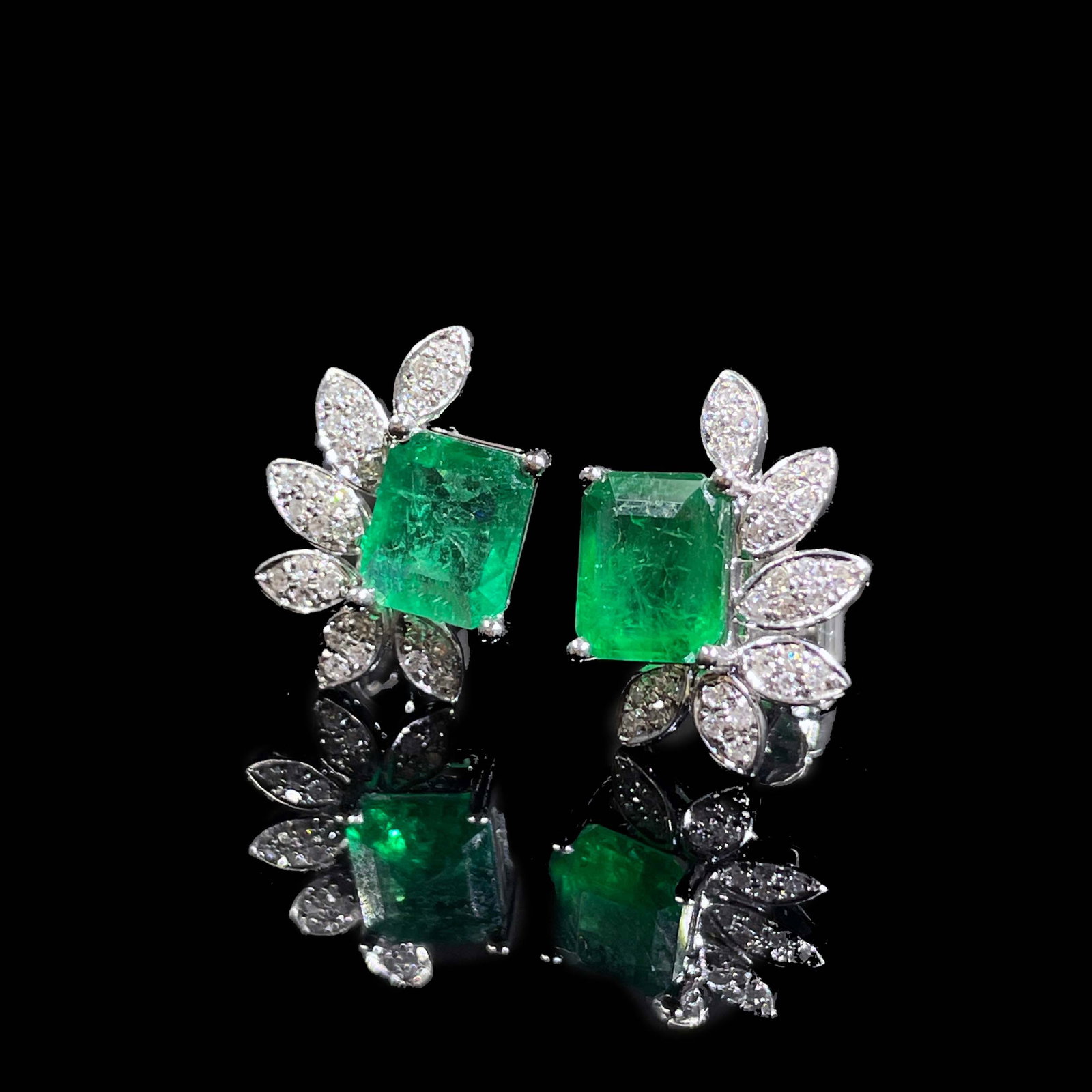 14k Gold 1.80 Ctw Vivid Green Natural Emerald & Diamond Earrings - 2
