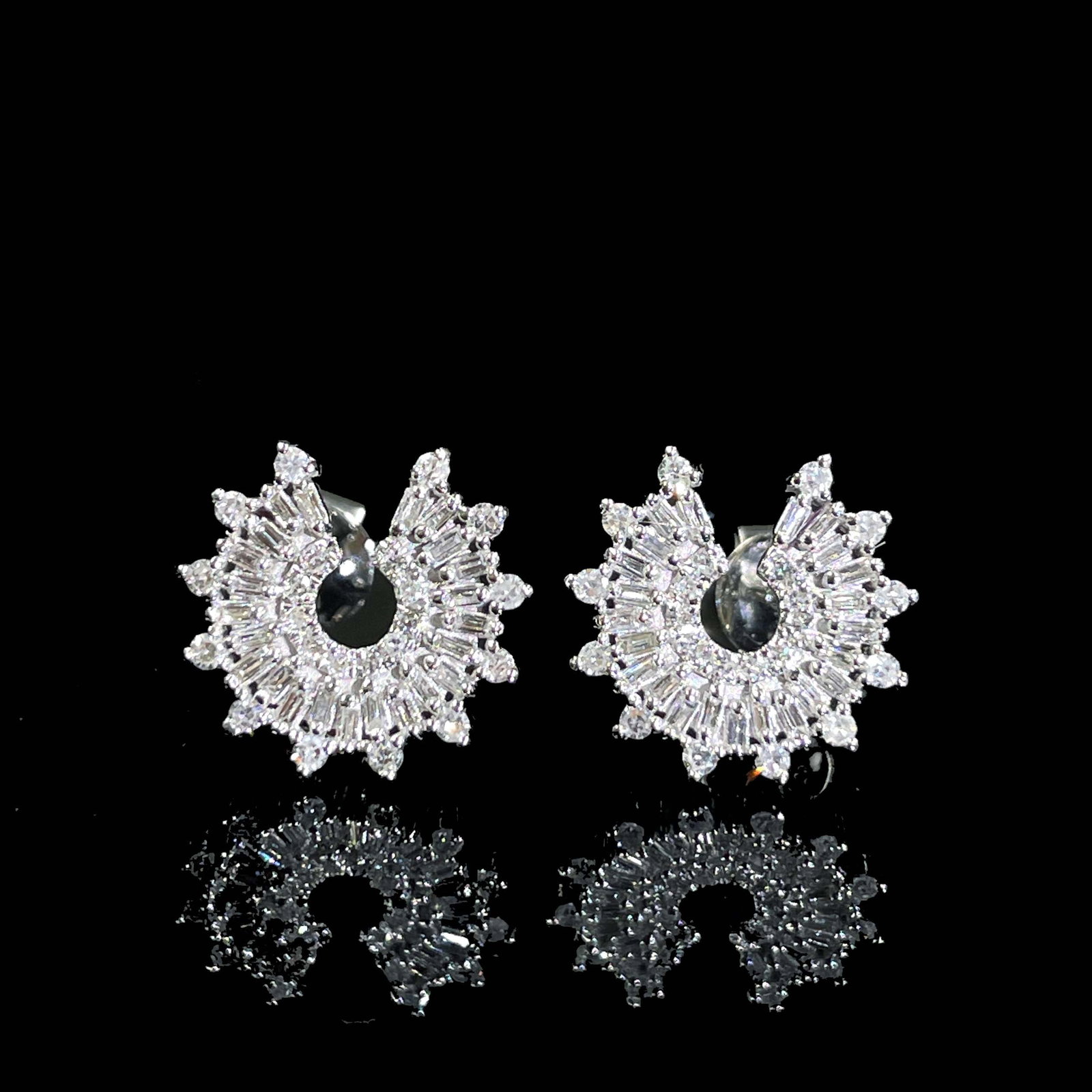 14k Gold 0.52 Ct Natural H Diamond Earrings - 3