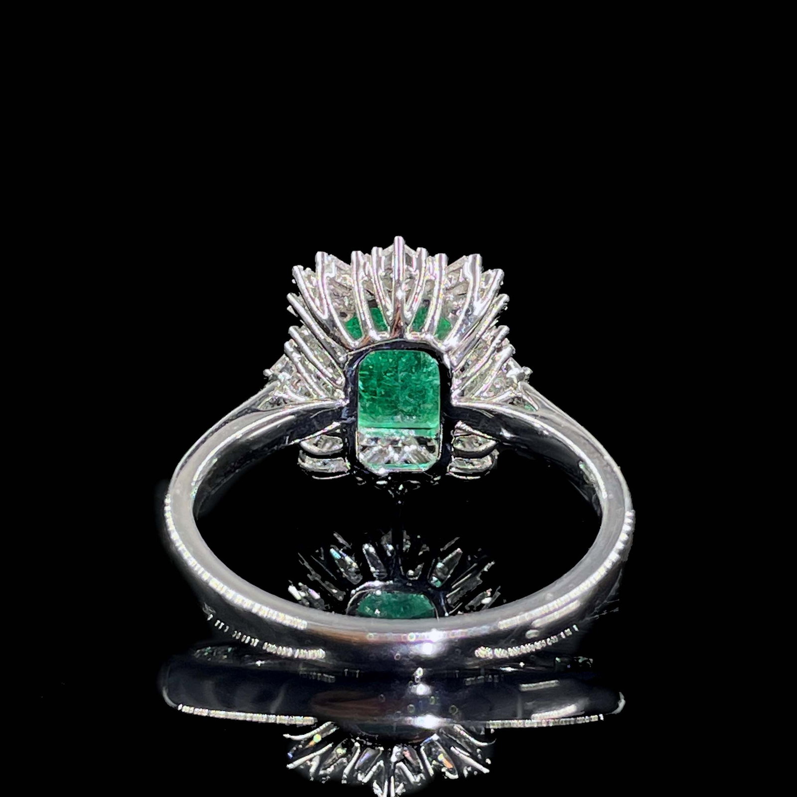 14k Gold 2.60 Ctw Vivid Green Natural Emerald & Diamond Ring - 2