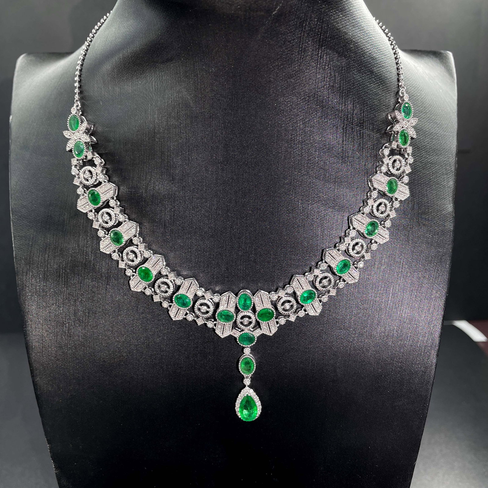 14k Gold 7.06 Ctw Vivid Green Natural Emerald & Diamond Necklace - 4
