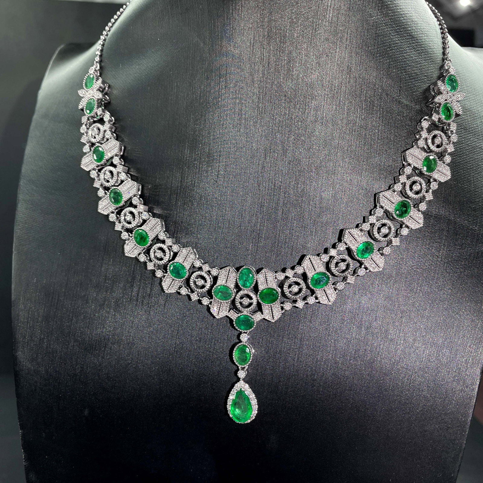 14k Gold 7.06 Ctw Vivid Green Natural Emerald & Diamond Necklace - 7