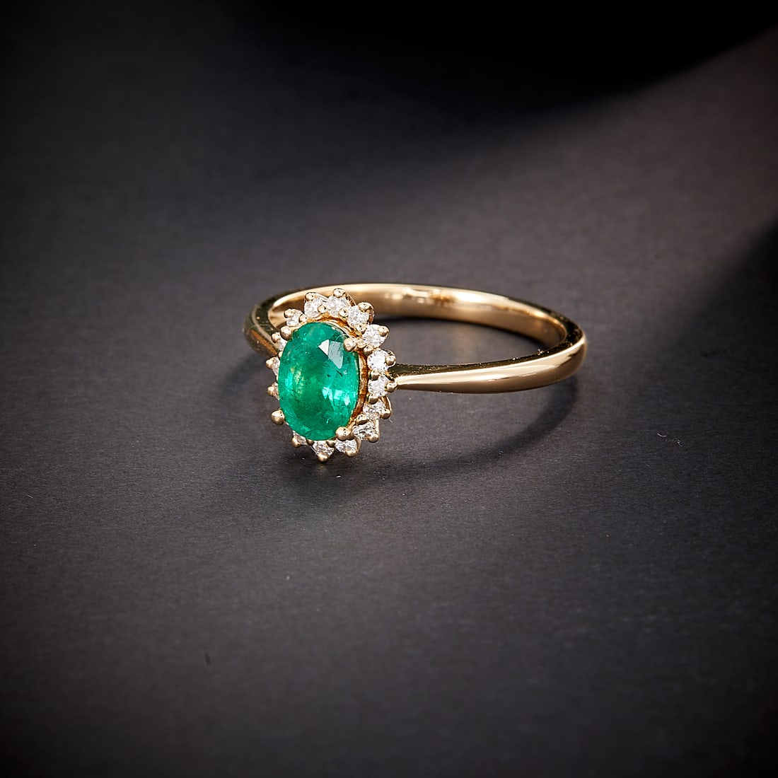 14k Gold 0.94 Ctw Natural Emerald & Diamond Ring - 2