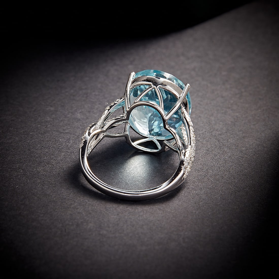 14k Gold 9.9 Ctw Natural Aquamarine & Diamond Ring - 4